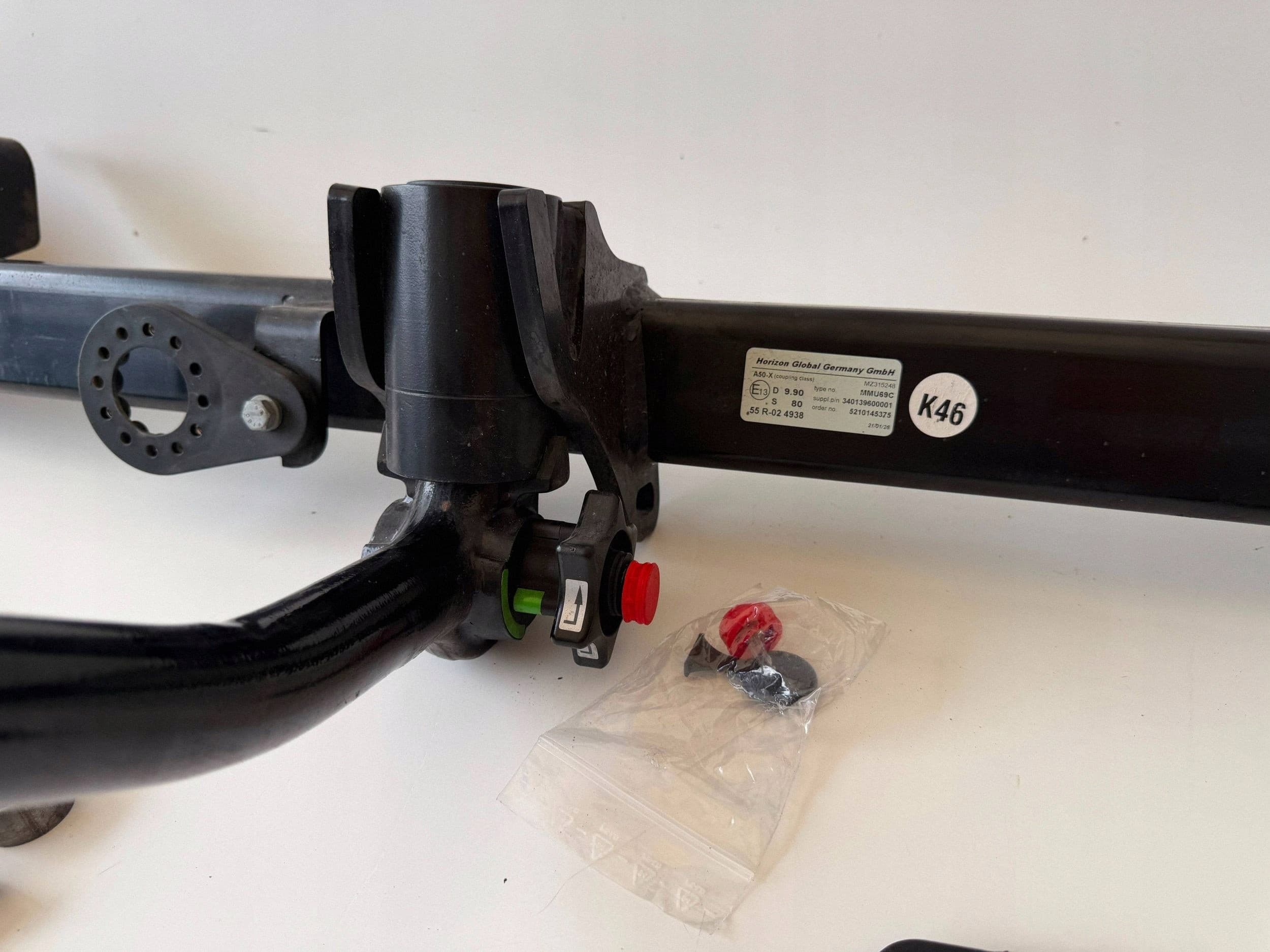 Barra de Remolque Original para Mitsubishi Outlander IV usado 3