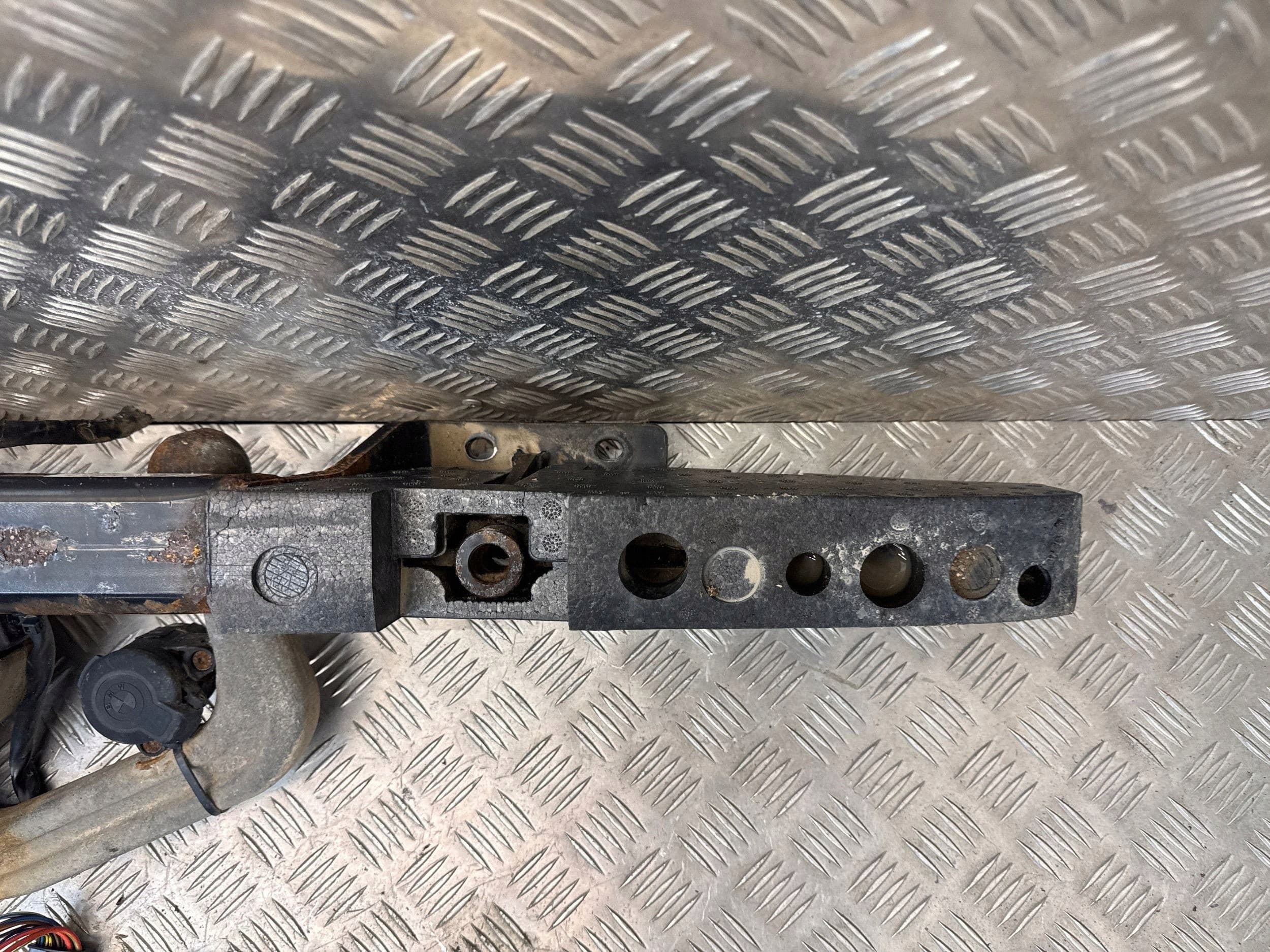 Barra de Remolque para BMW Serie 5 E60 E61 303256 usado 4