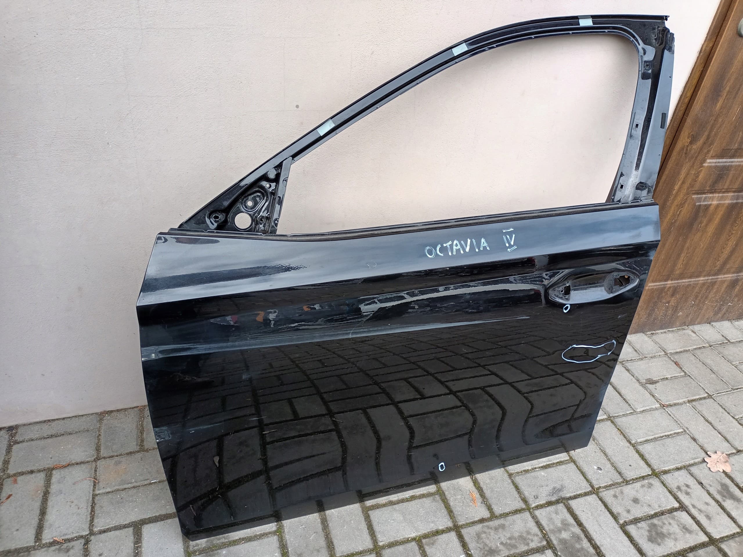 Puerta delantera izquierda Skoda Octavia IV nuevo 3