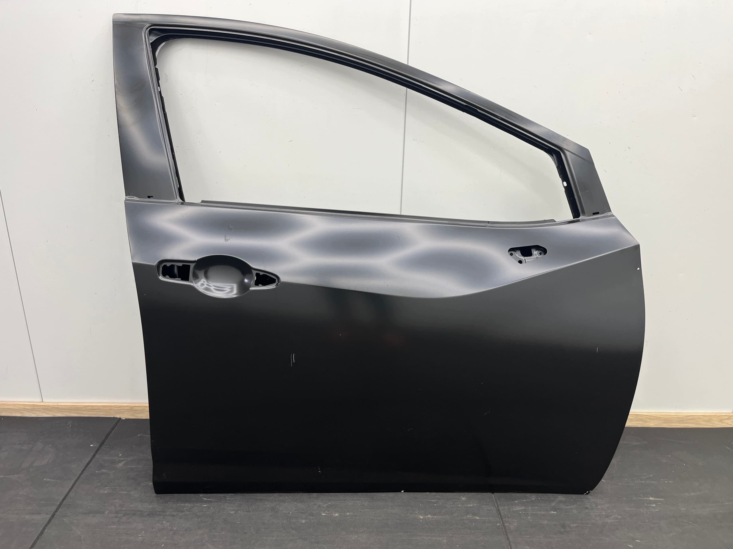 Puerta Delantera Derecha Nissan Micra K14 - Nueva Original OEM