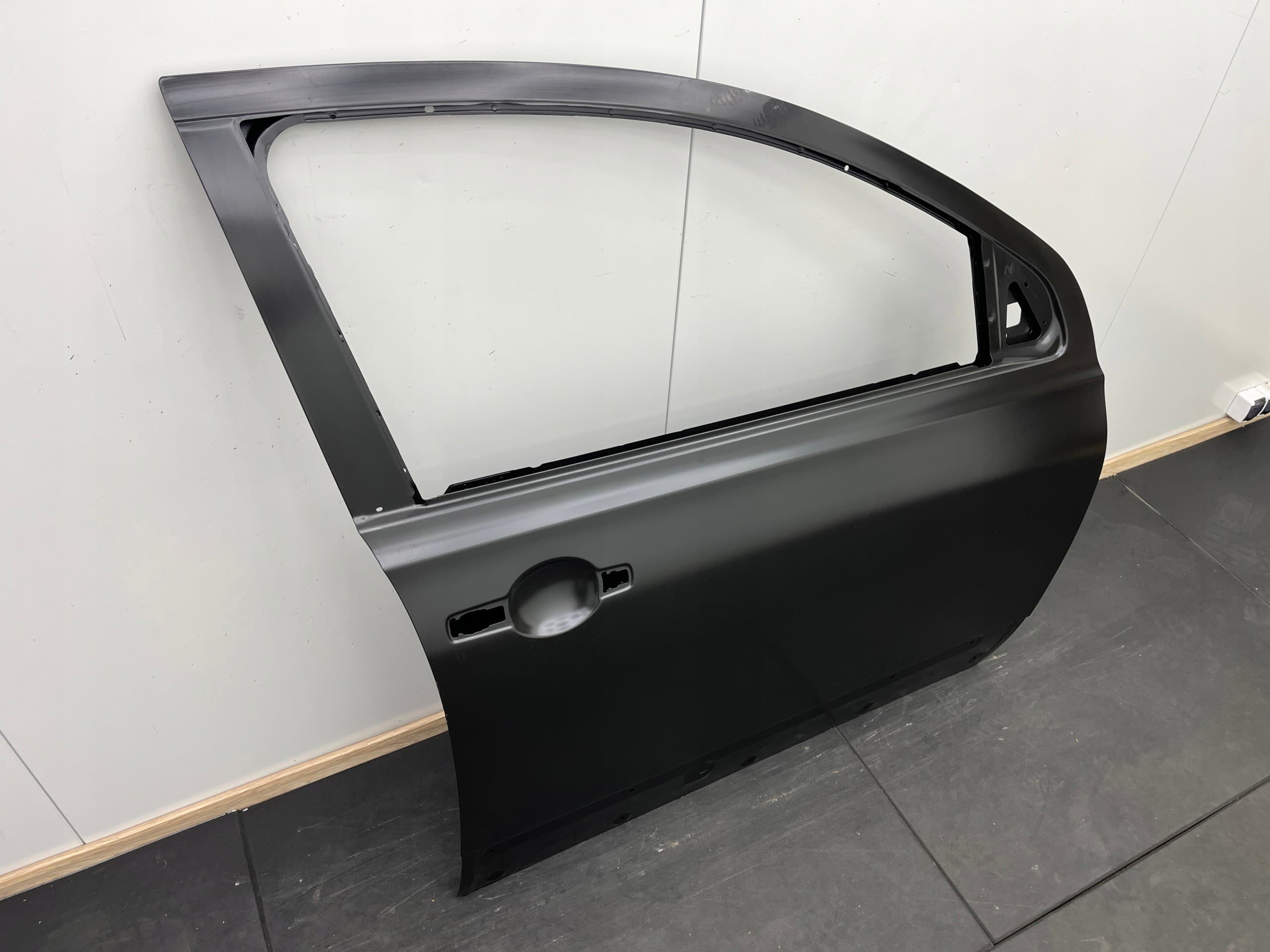 Puerta Delantera Derecha Nissan OE H0100EY1MC (Lado Pasajero) nuevo 3
