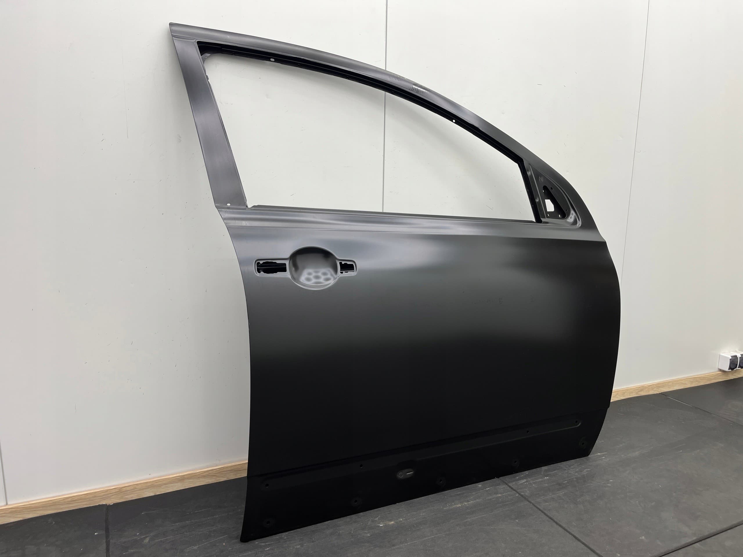 Puerta Delantera Derecha Nissan OE H0100EY1MC (Lado Pasajero) nuevo 4