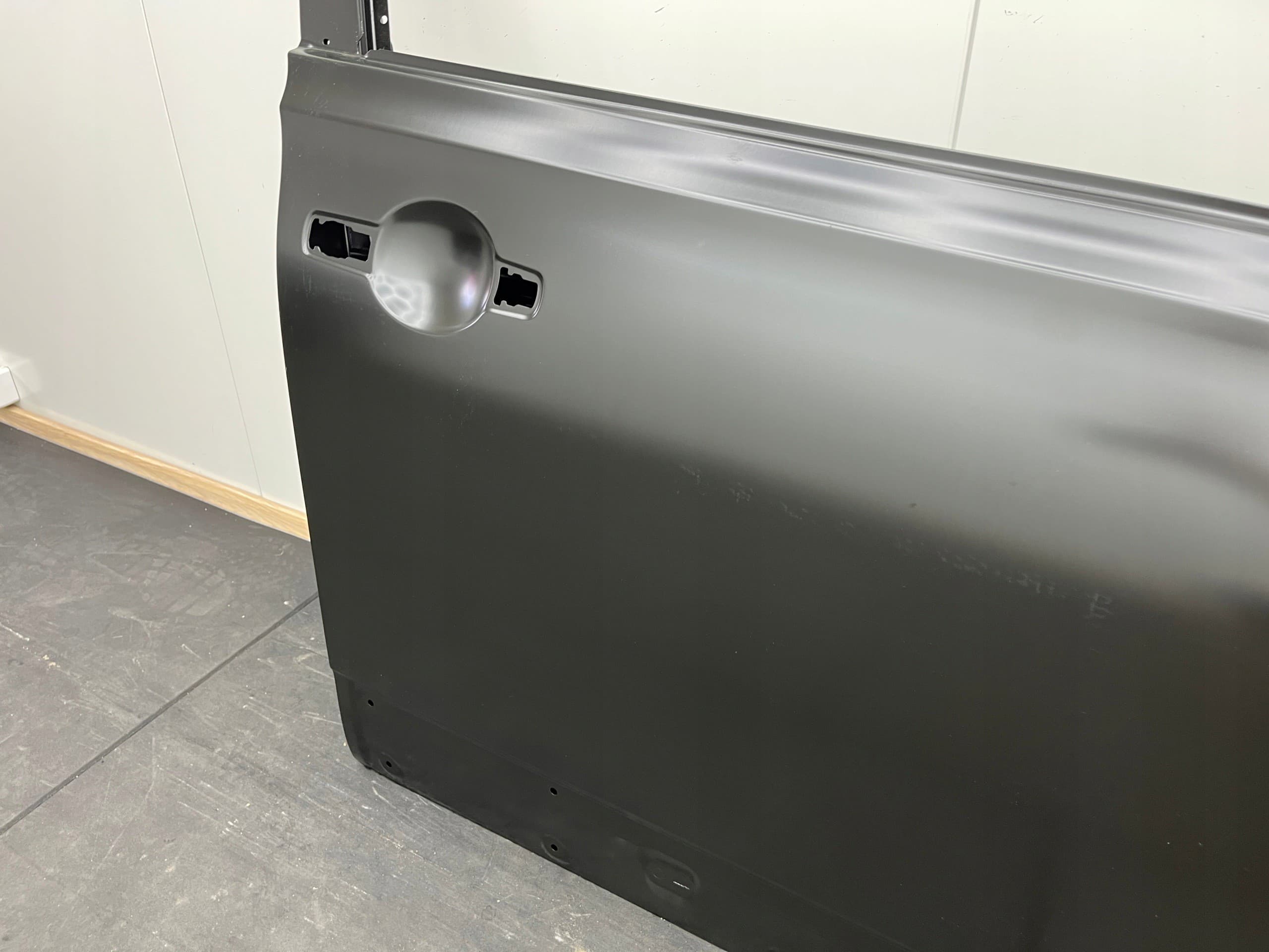 Puerta Delantera Derecha Nissan OE H0100EY1MC (Lado Pasajero) nuevo 11