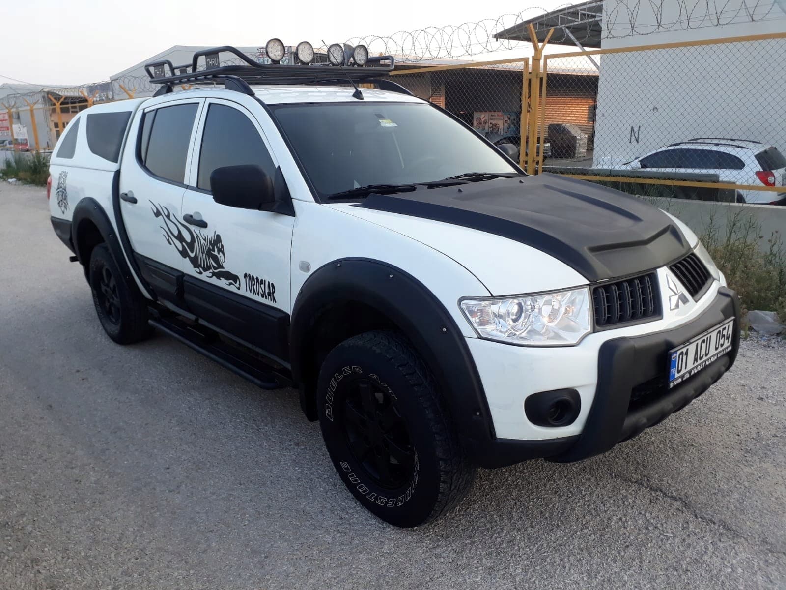 Inserto para capó delantero Mitsubishi L 200 2015 nuevo 5