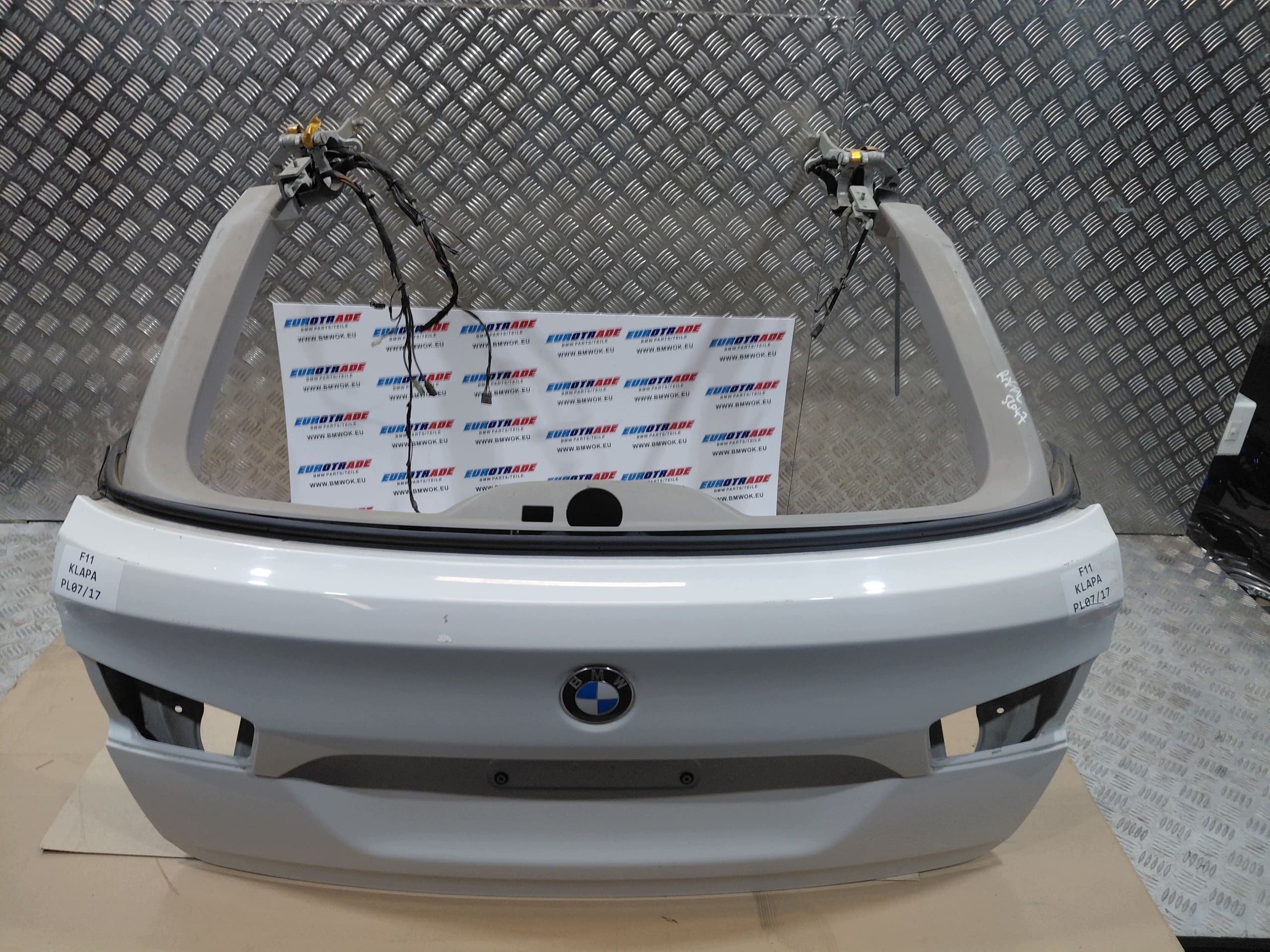 Portón Trasero BMW Serie 5 F11 Lci - Alpinweiss 300 usado