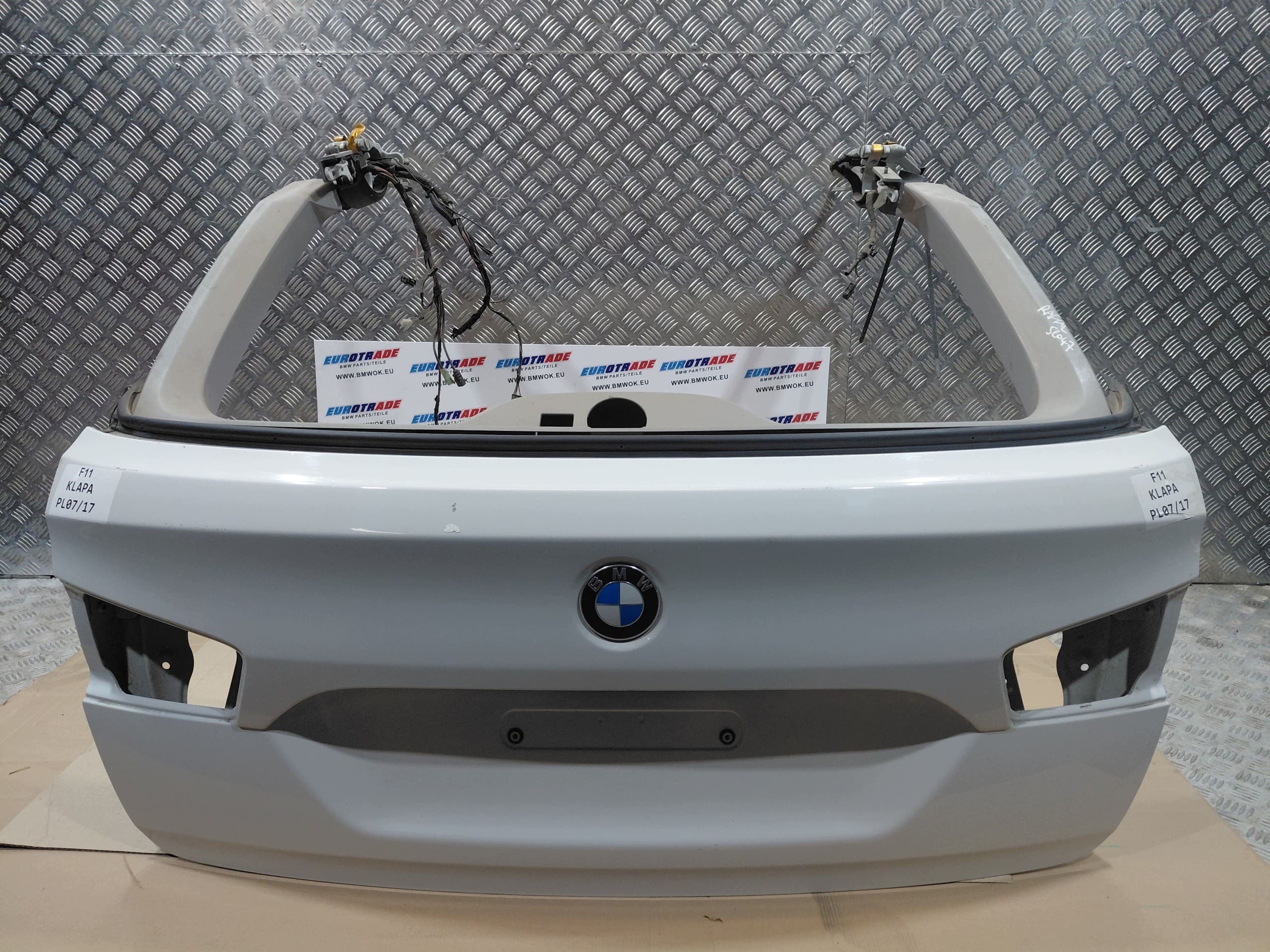 Portón Trasero BMW Serie 5 F11 Lci - Alpinweiss 300 usado 2