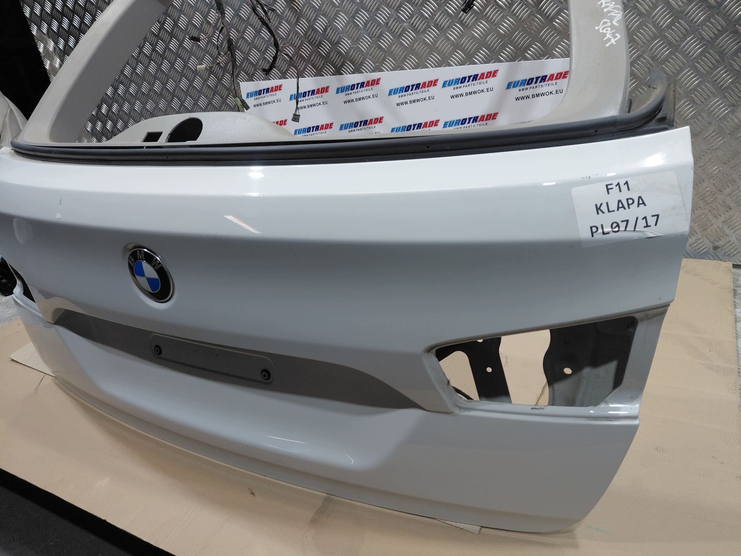Portón Trasero BMW Serie 5 F11 Lci - Alpinweiss 300 usado 7