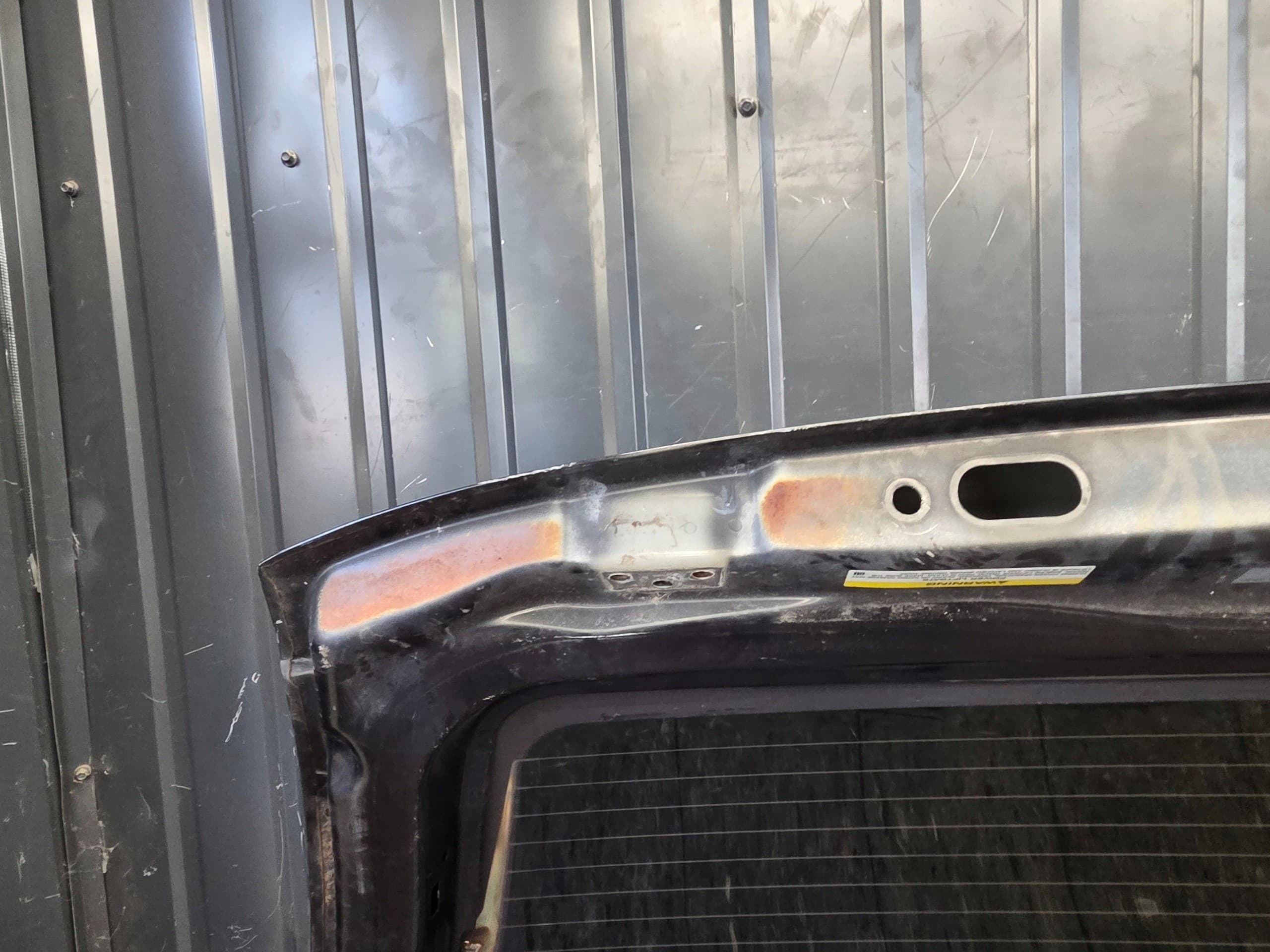Portón trasero para Dodge Grand Caravan IV (2005) - Negro usado 11