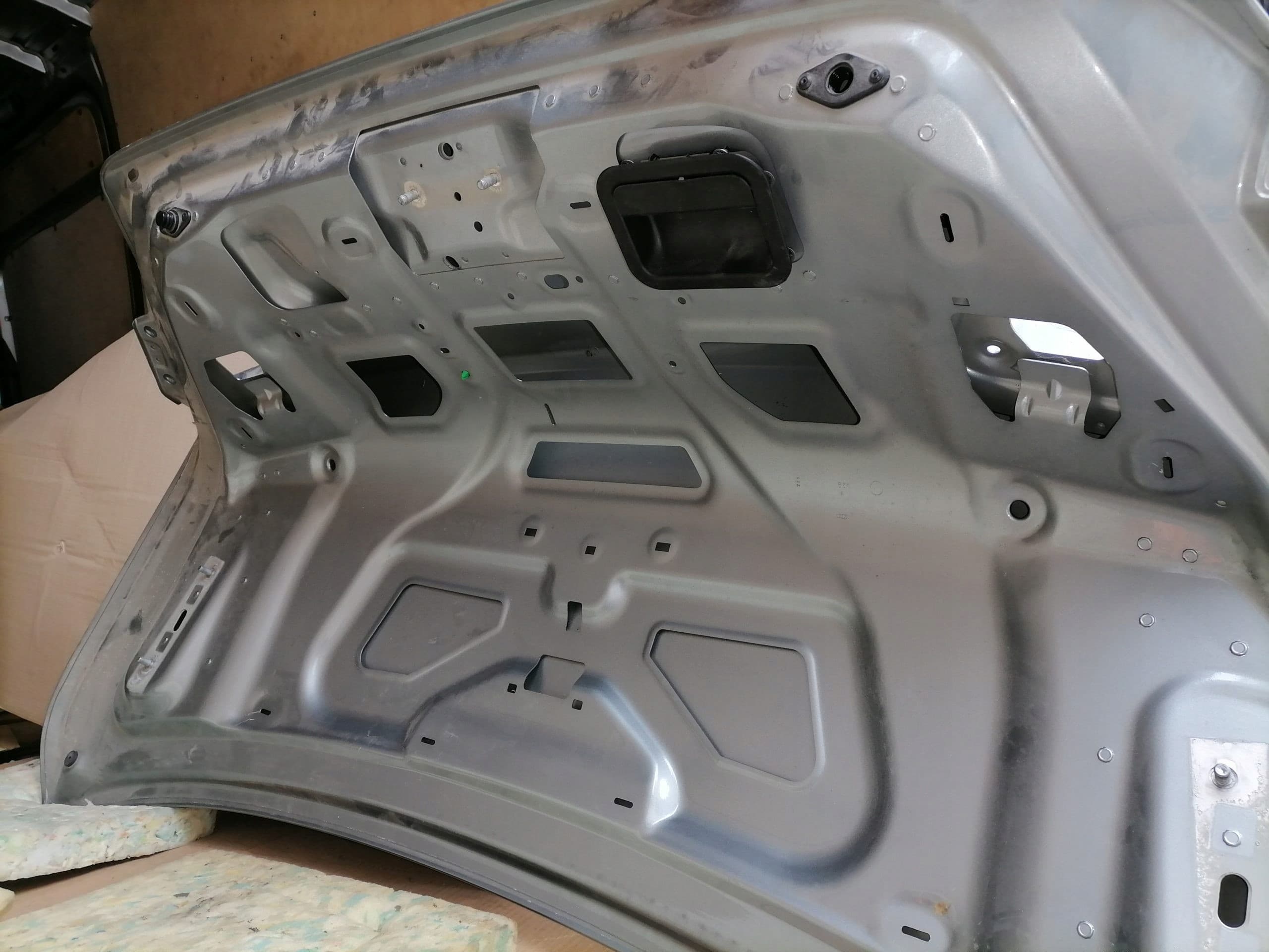 Portón trasero Audi A8 S8 D4 4H color LY7G gris usado 2