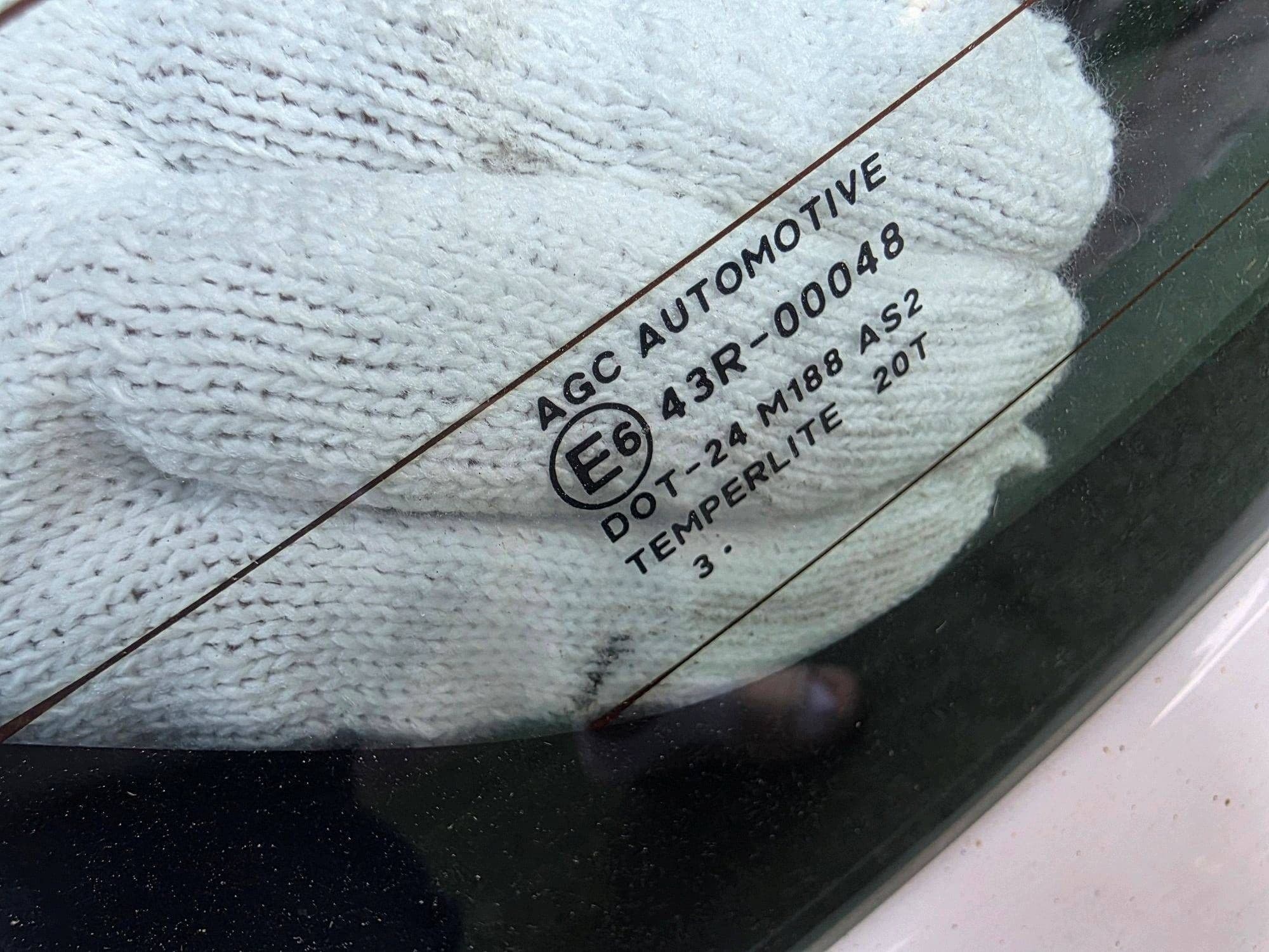 Portón trasero Suzuki Swift II mk7 (2013) usado 5