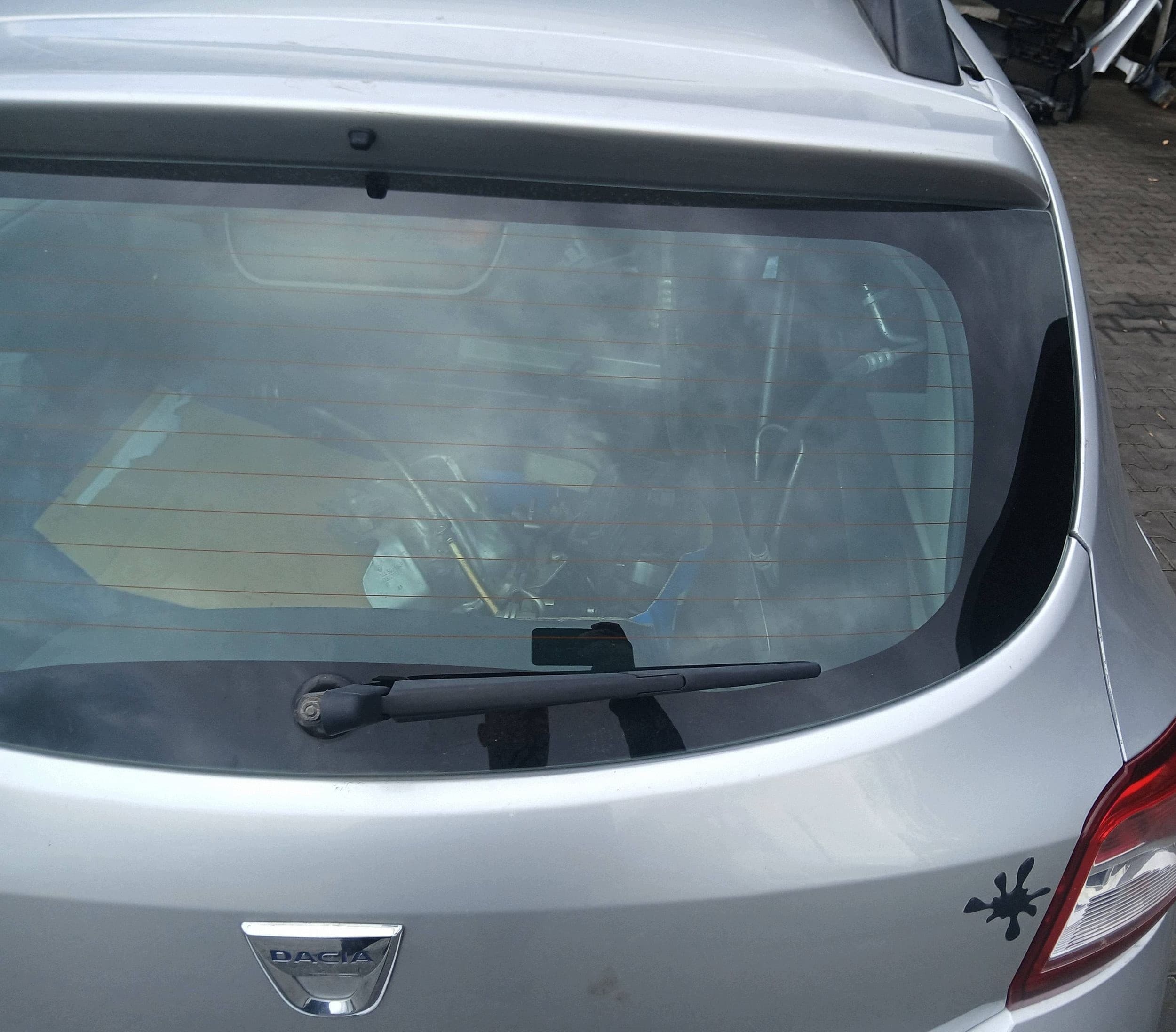 Portón Trasero Dacia Sandero II Código de Color TED69 2012- usado 4