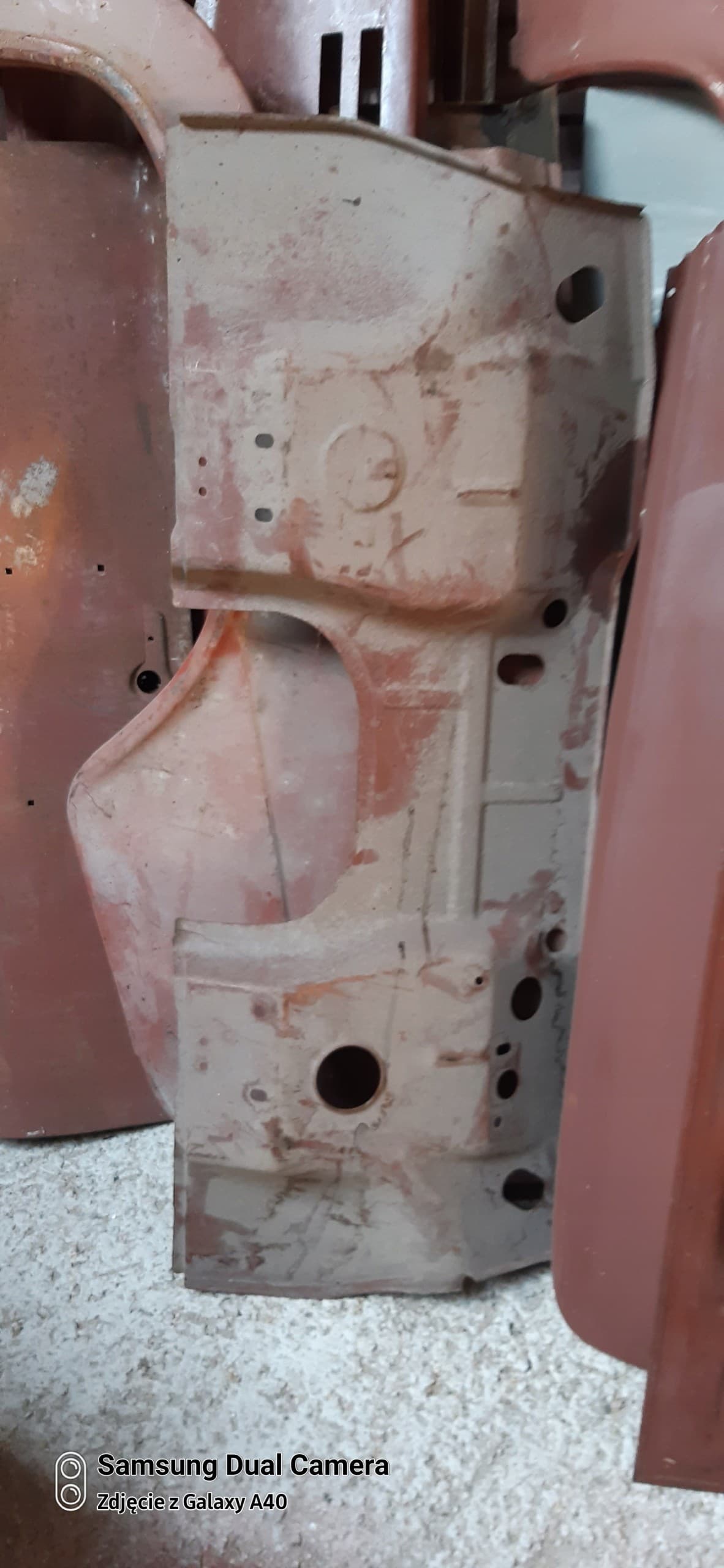 Tabique divisor de compartimento Fiat 125p nuevo 2