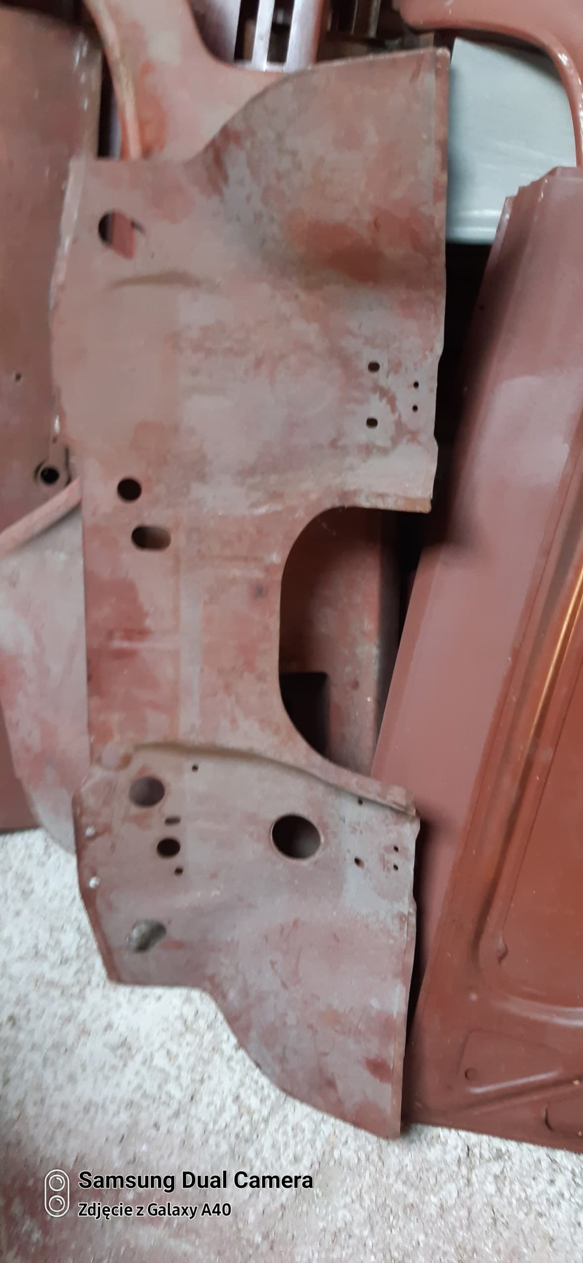 Tabique divisor de compartimento Fiat 125p nuevo 3