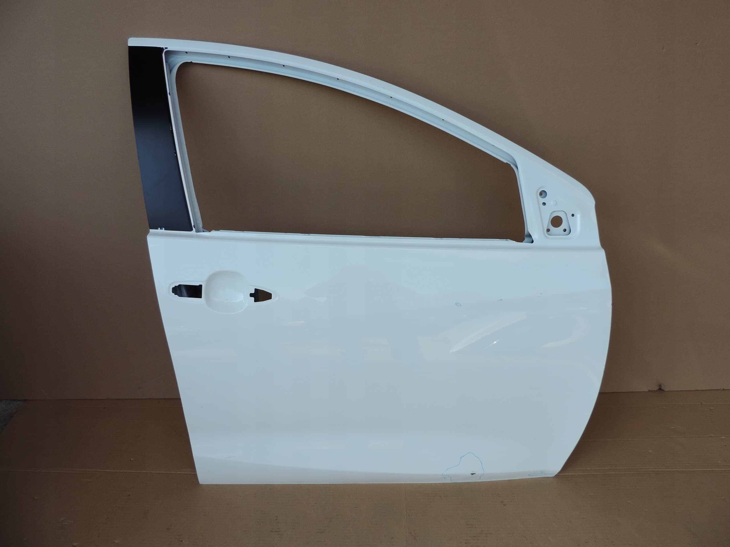Puerta Delantera Derecha Toyota Yaris IV nuevo