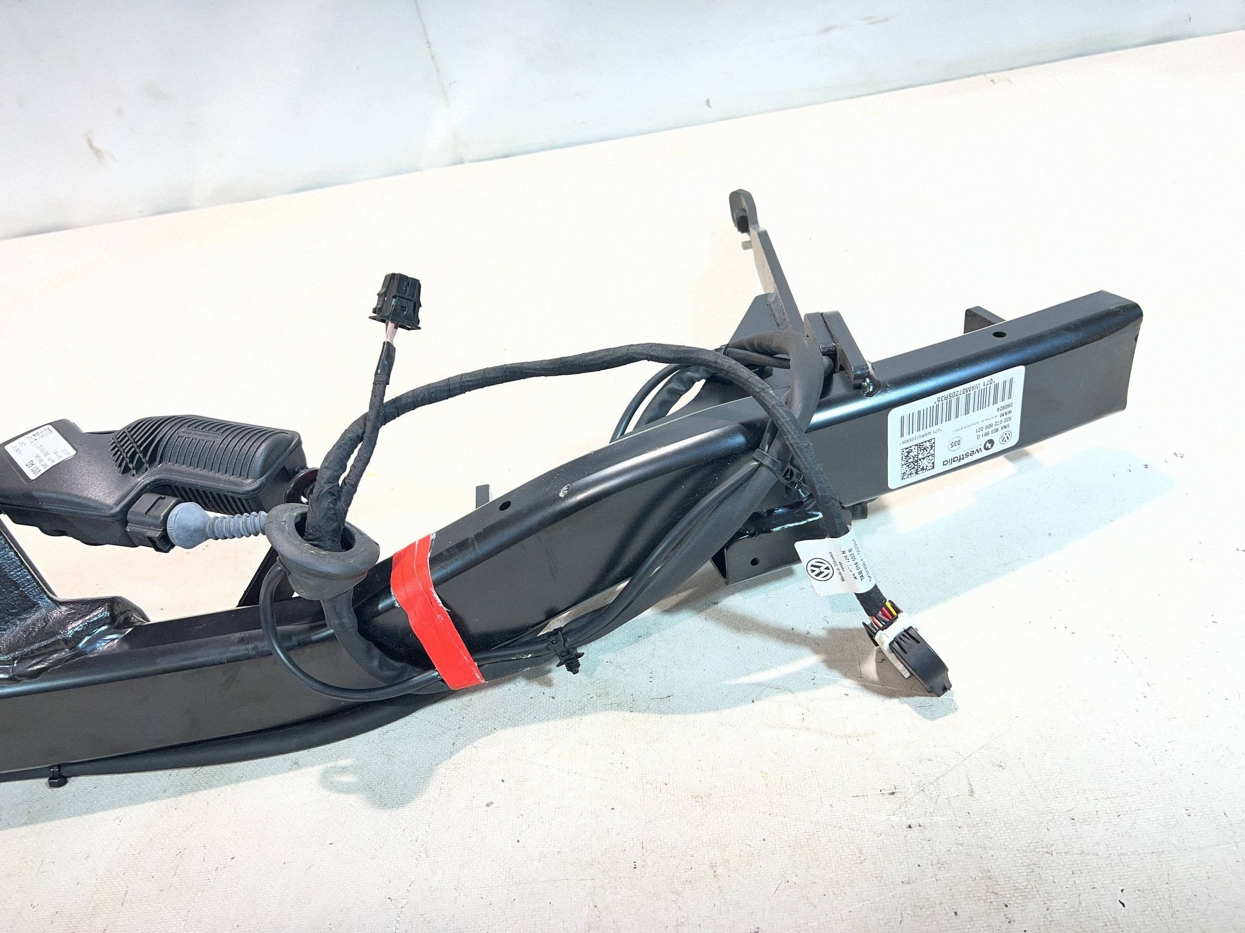 Enganche de remolque para VW Tiguan II (5NA) - OEM 5NA803881 nuevo 6