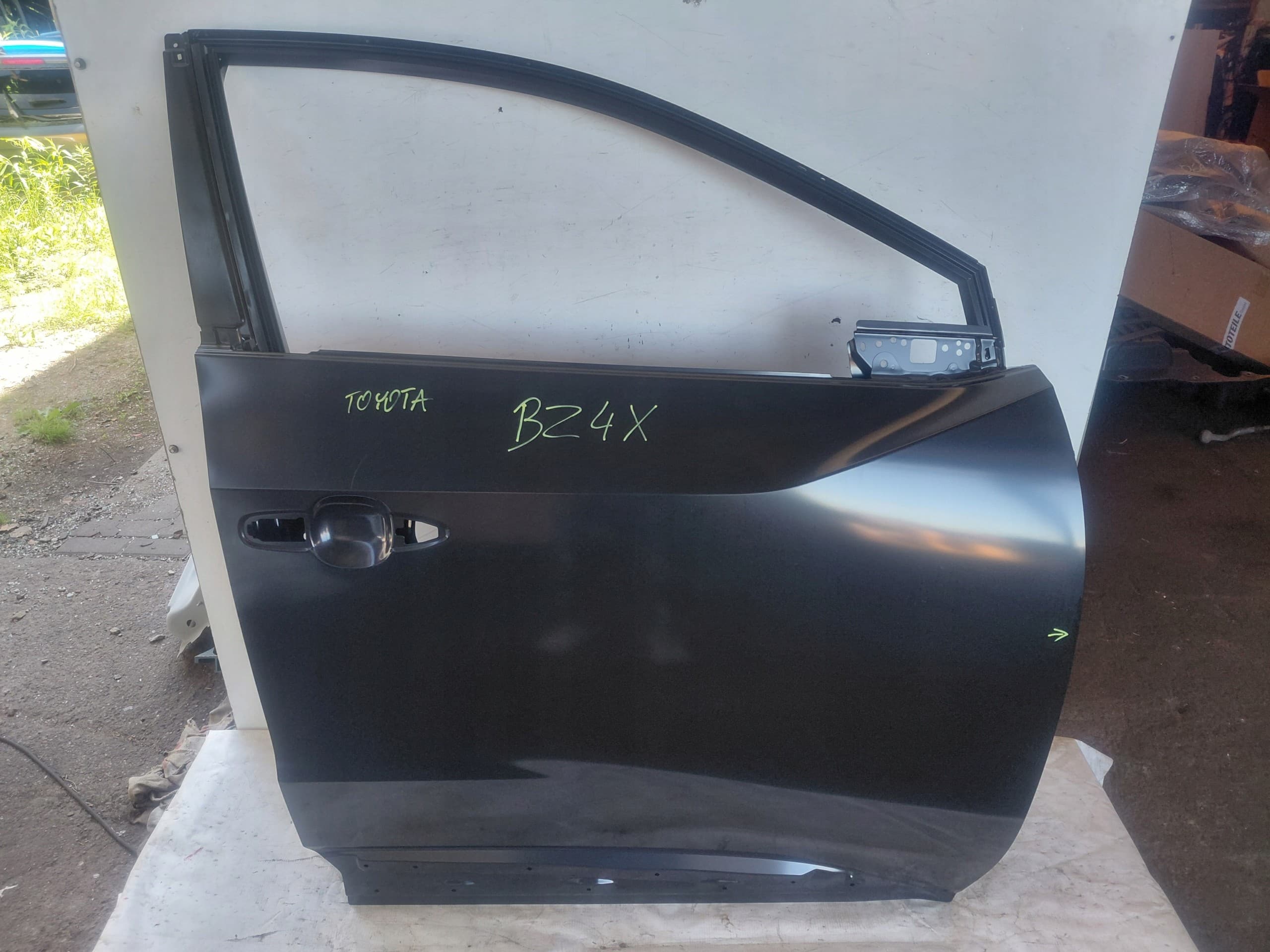 Puerta Delantera Lado Derecho Toyota bZ4X 6700142190 nuevo 2