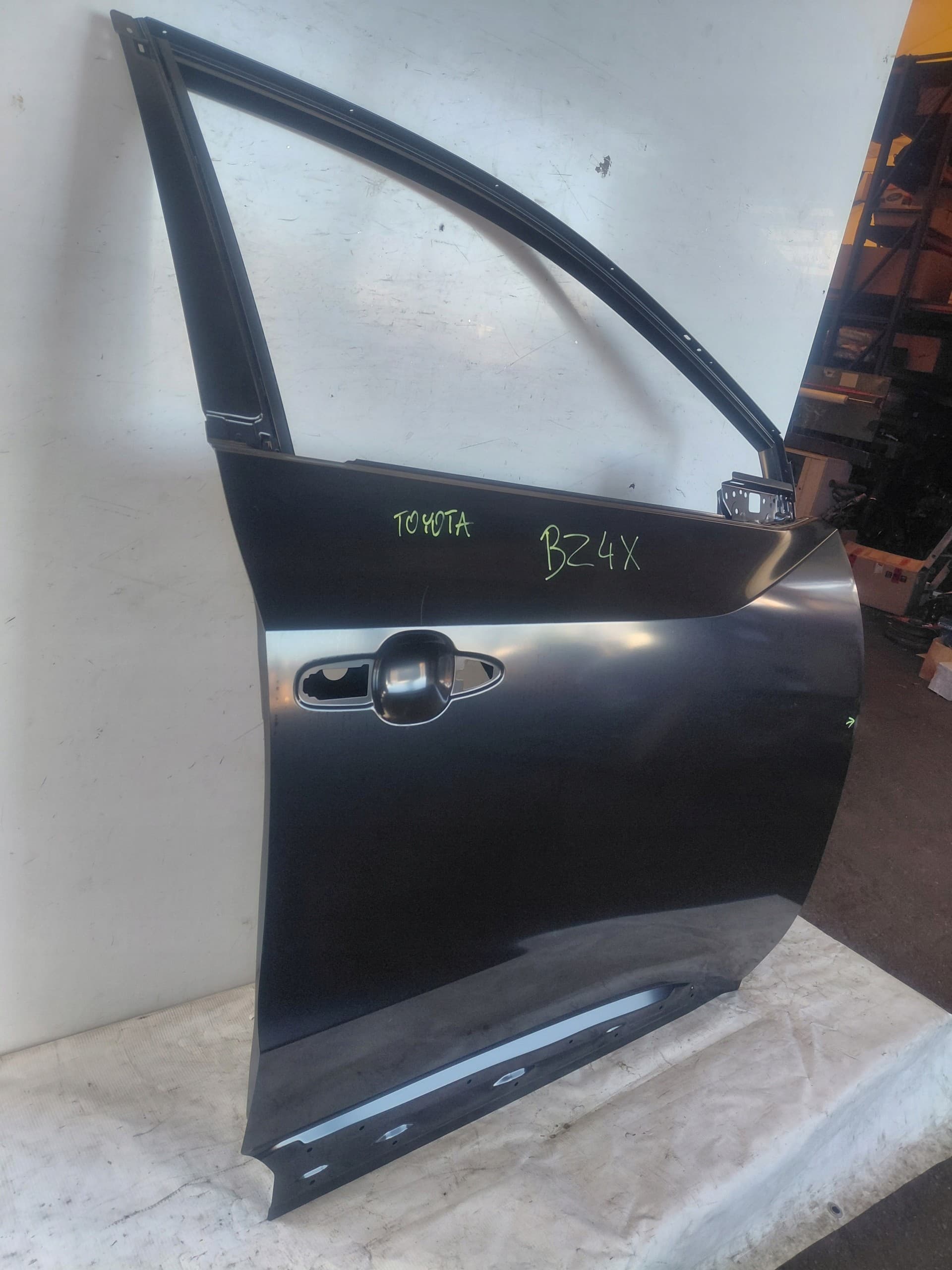 Puerta Delantera Lado Derecho Toyota bZ4X 6700142190 nuevo 3