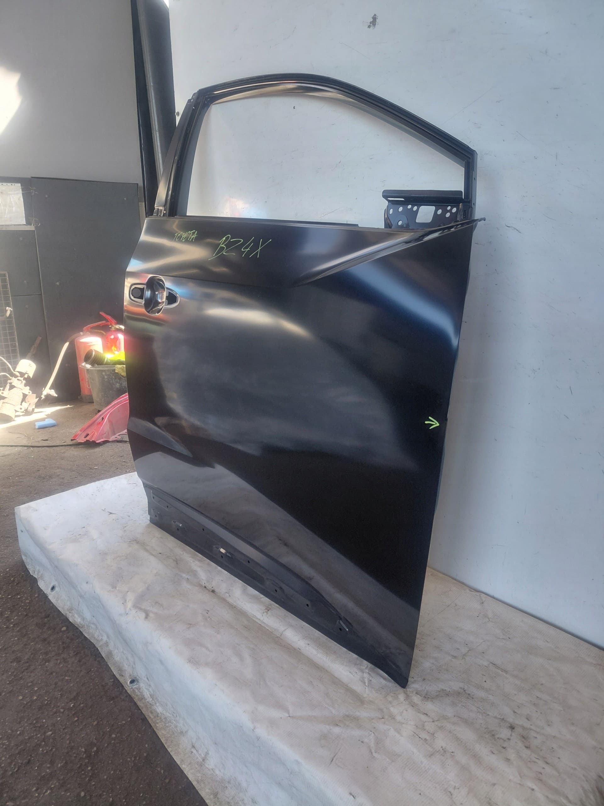 Puerta Delantera Lado Derecho Toyota bZ4X 6700142190 nuevo 4