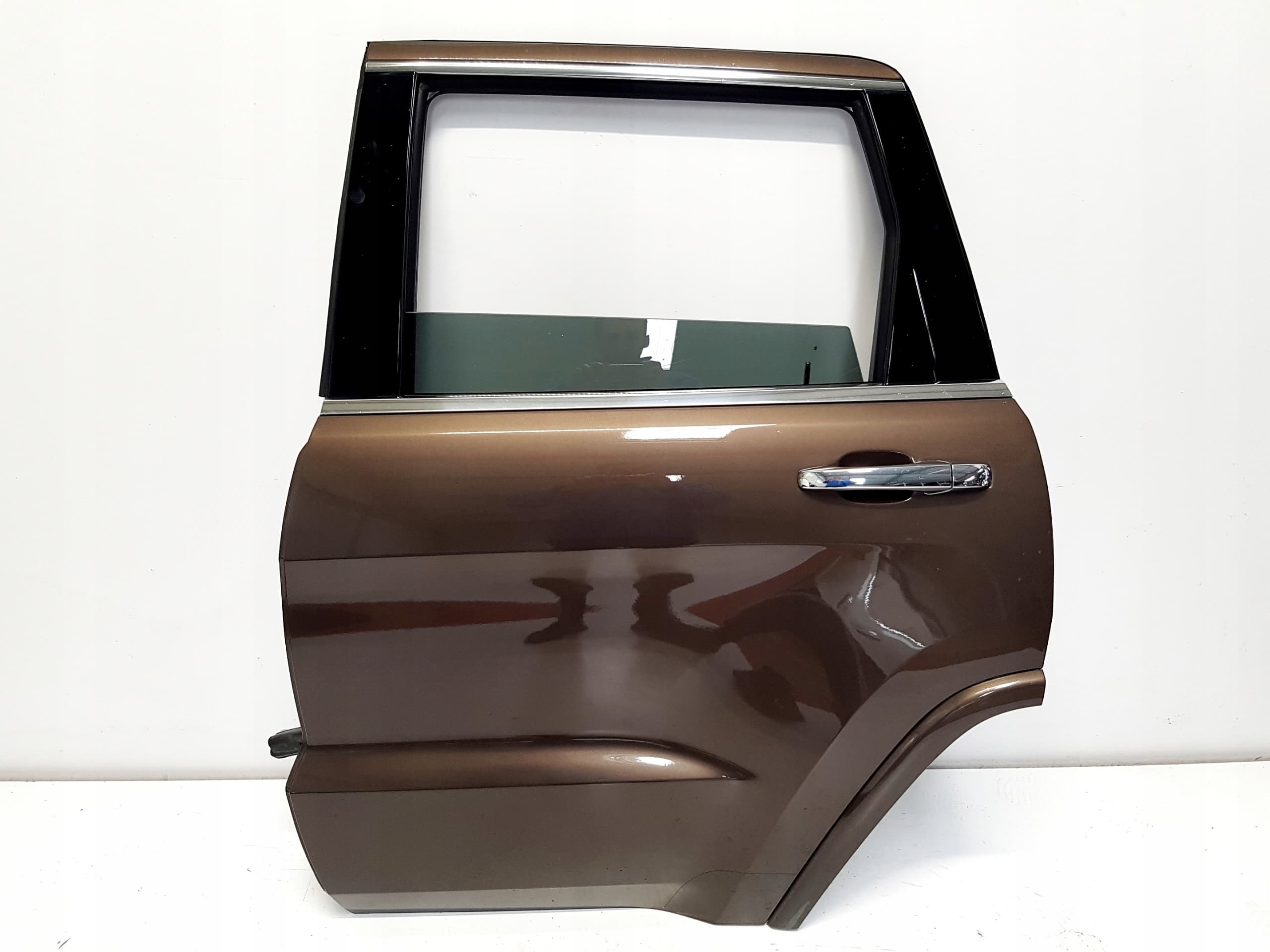 Puerta trasera izquierda Jeep Grand Cherokee WK2 Ruw nuevo