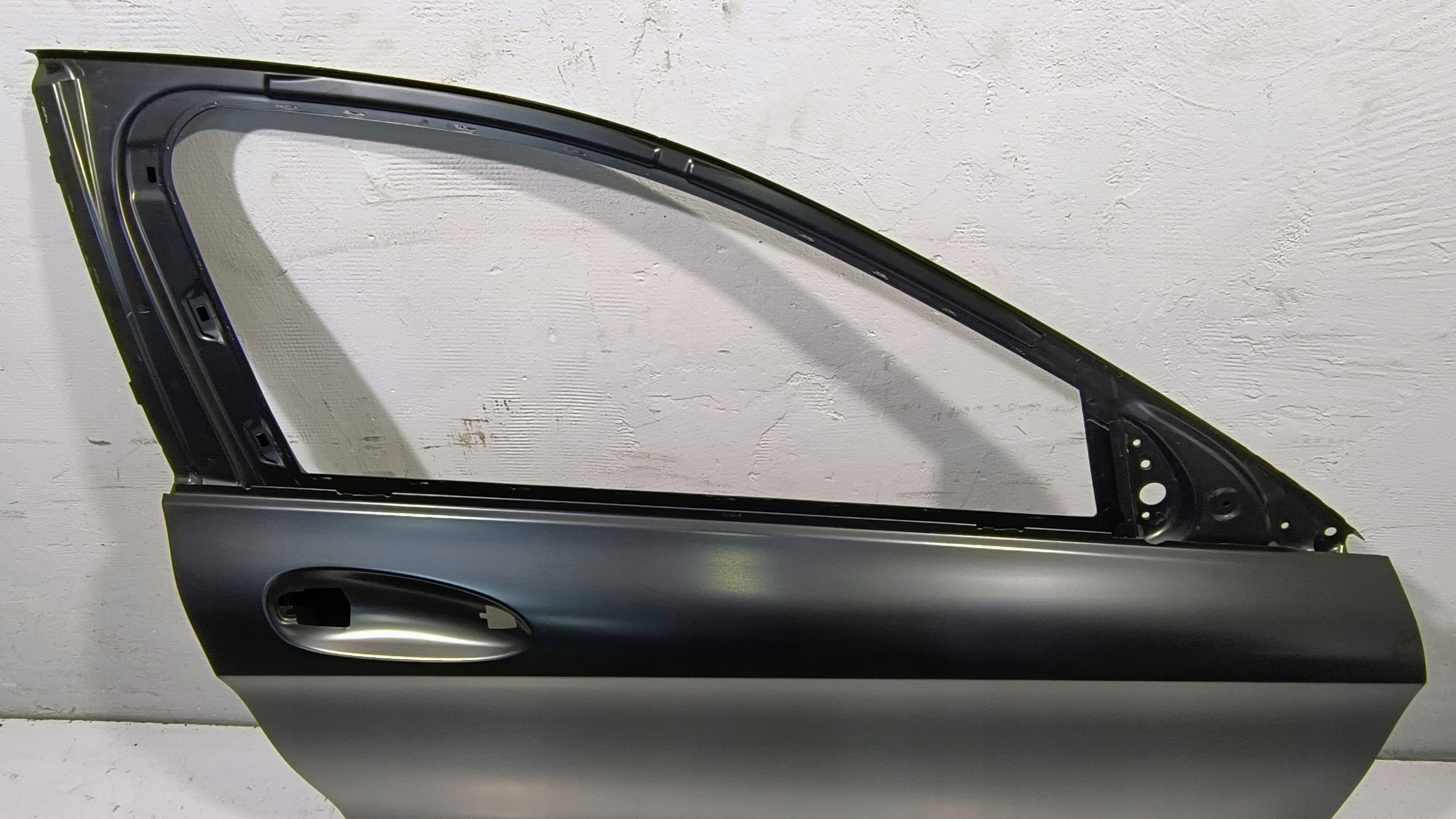 Puerta delantera derecha Mercedes Gla 156 nuevo 3