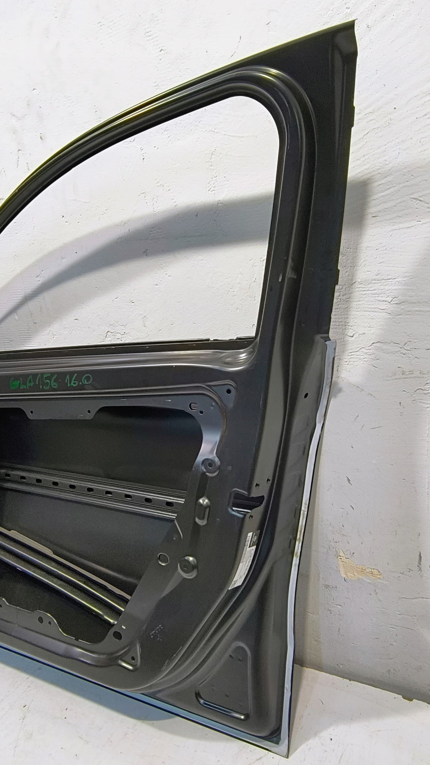 Puerta delantera derecha Mercedes Gla 156 nuevo 9
