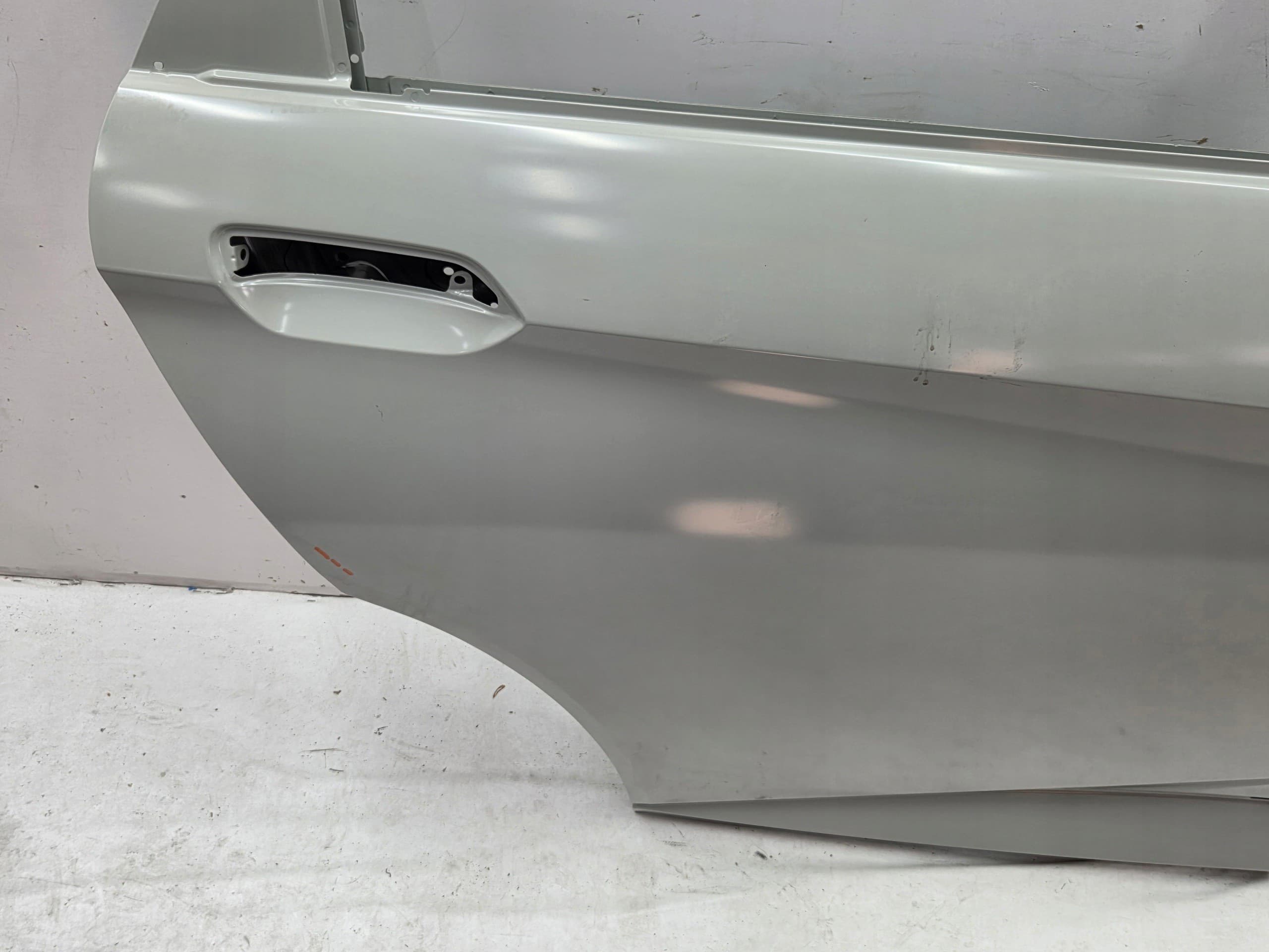 Puerta Trasera Derecha Original Byd Dolphin nuevo 2