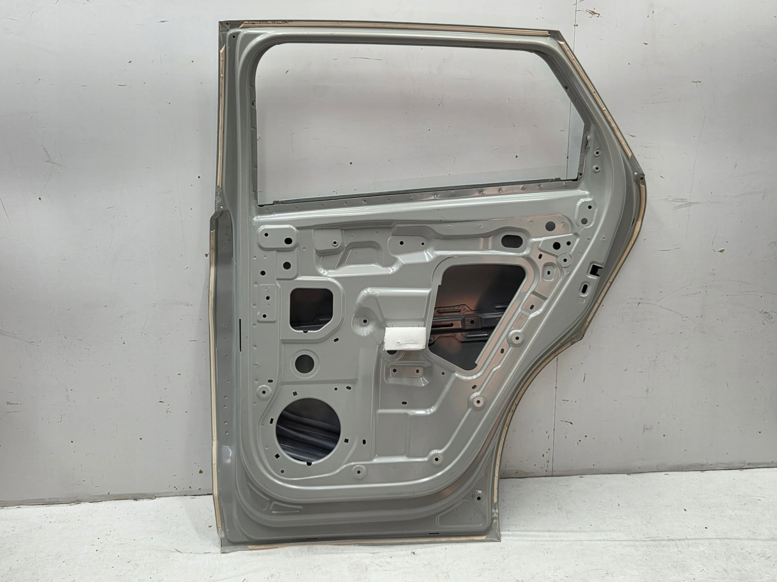 Puerta Trasera Derecha Original Byd Dolphin nuevo 8