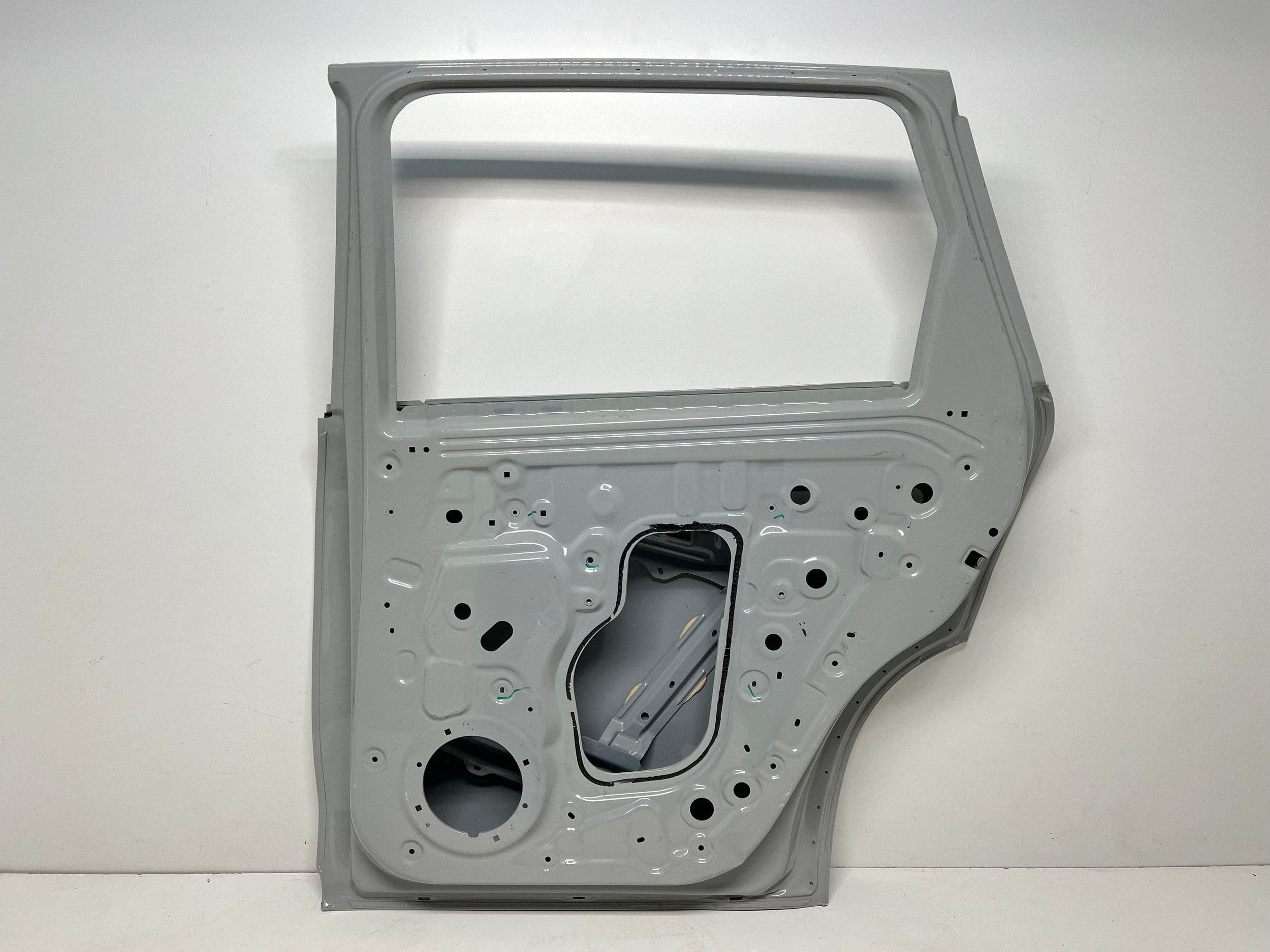 Puerta Trasera Derecha para Pasajero Leapmotor C10 nuevo 5
