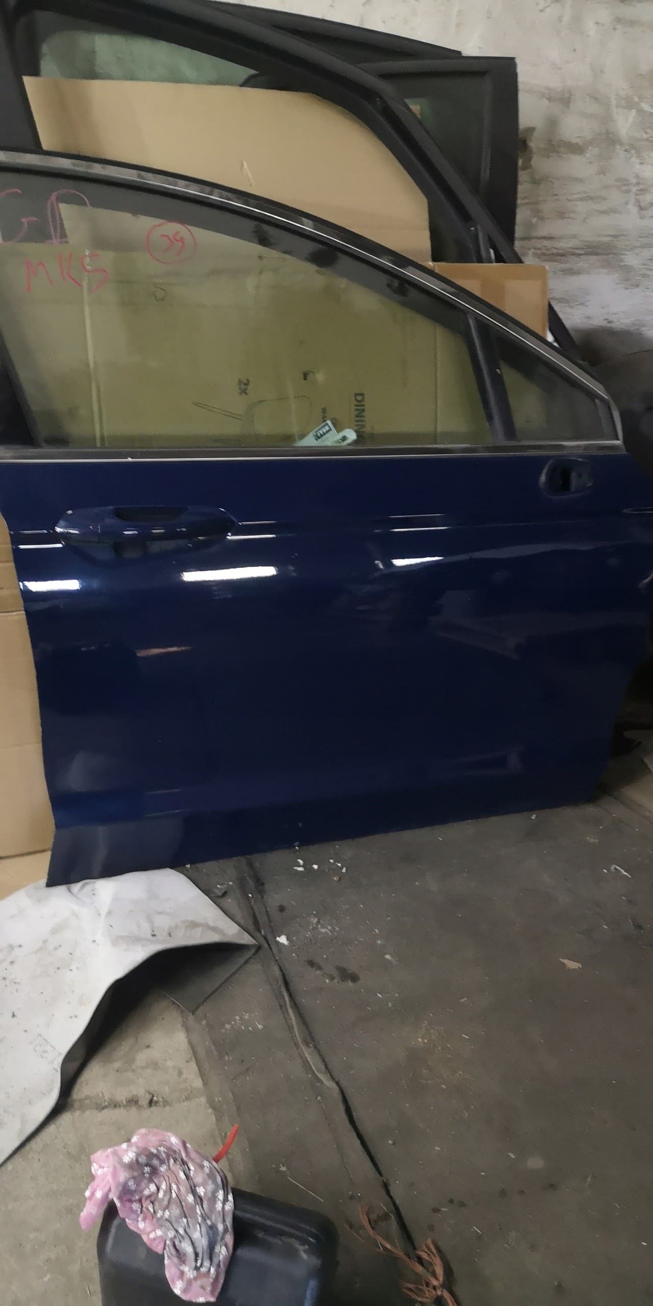 Ford MK5 14- Puerta Delantera Derecha Completa Color GD nuevo