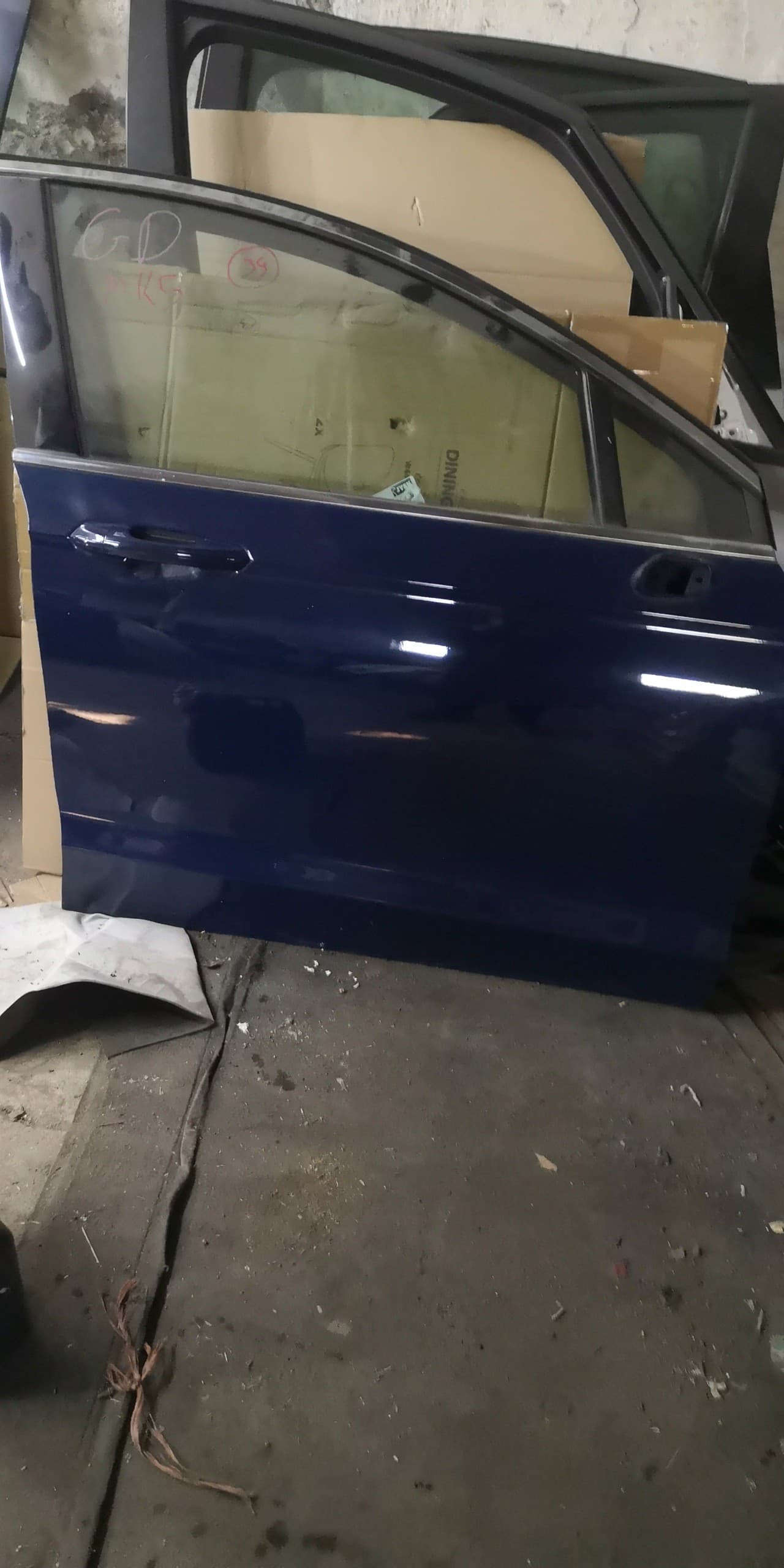Ford MK5 14- Puerta Delantera Derecha Completa Color GD nuevo 2