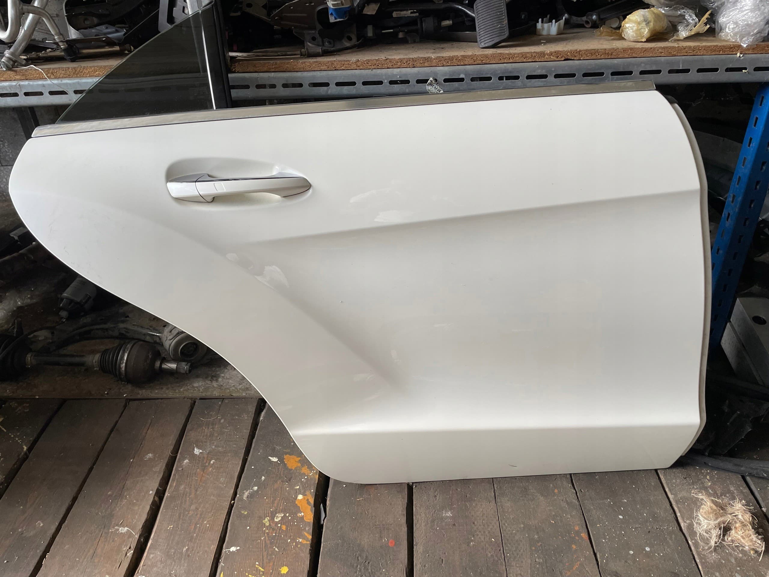 Puerta Trasera Derecha Cls W218 Lift 799 Blanca nuevo