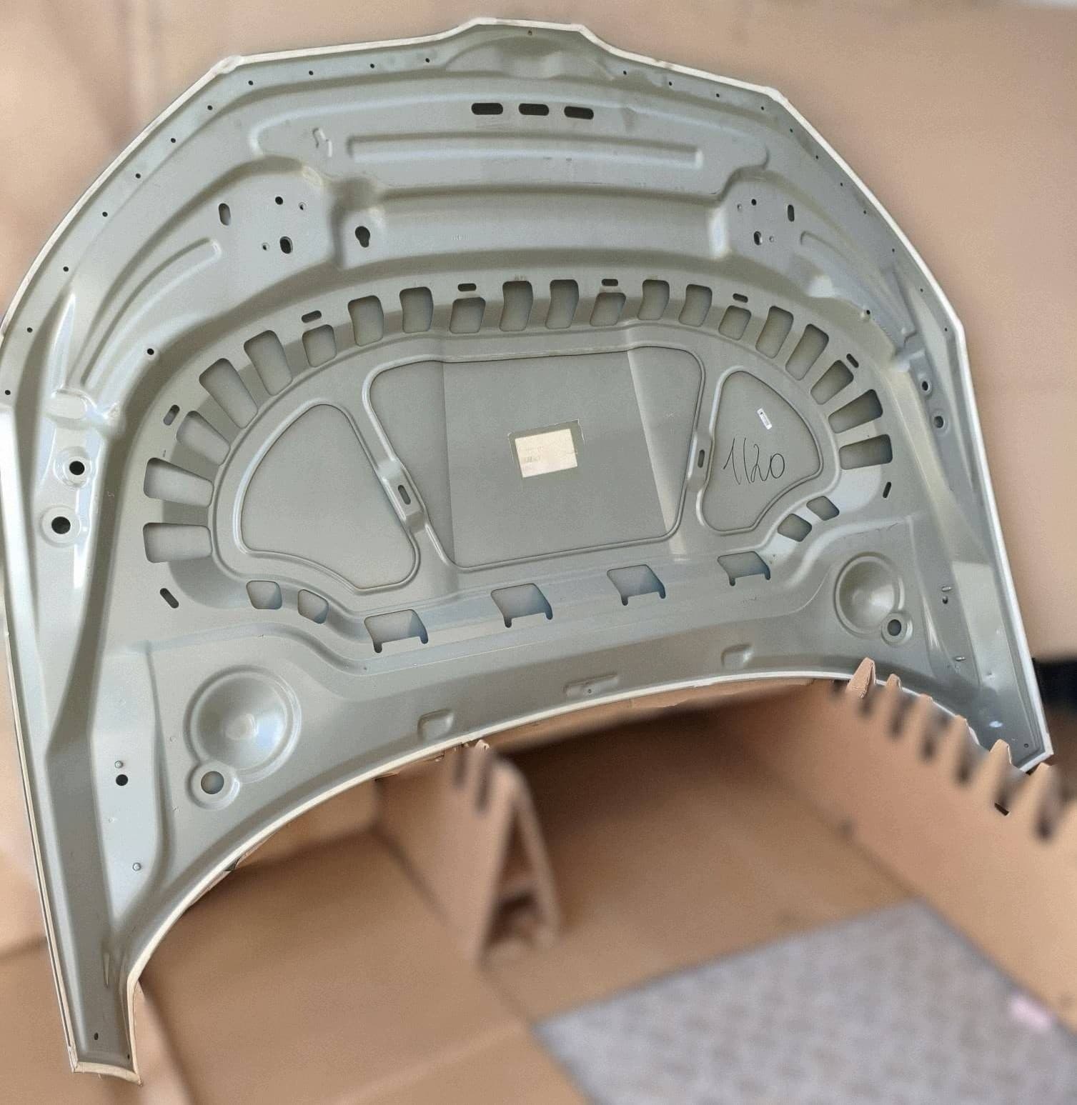 Capó delantero original para Skoda Scala 2022 657823031A OEM nuevo