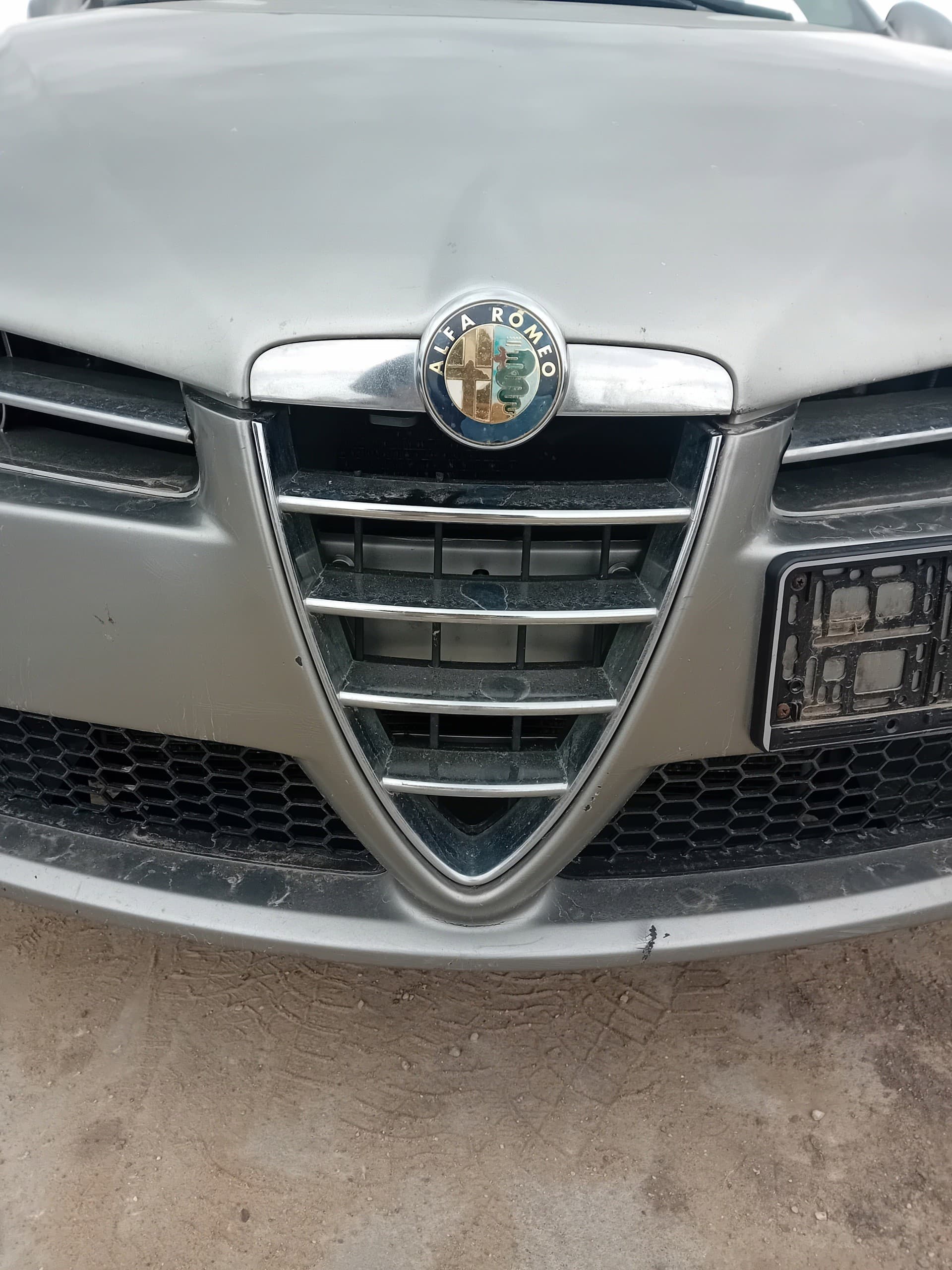 Parrilla Alfa Romeo 159 2006-2011 Código de Pintura 651 nuevo 3