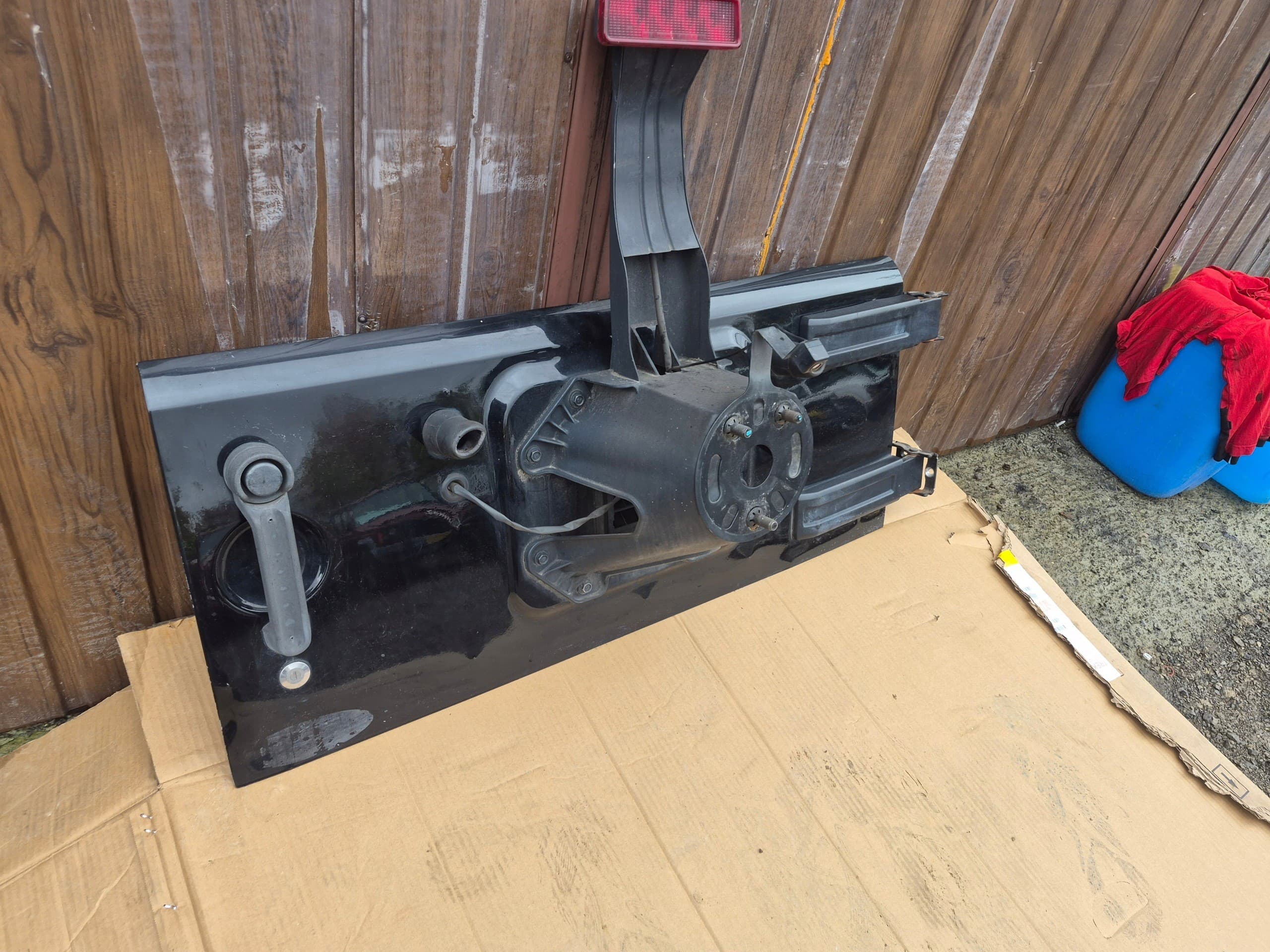 Portón Trasero Completo para Jeep Wrangler JK usado 4