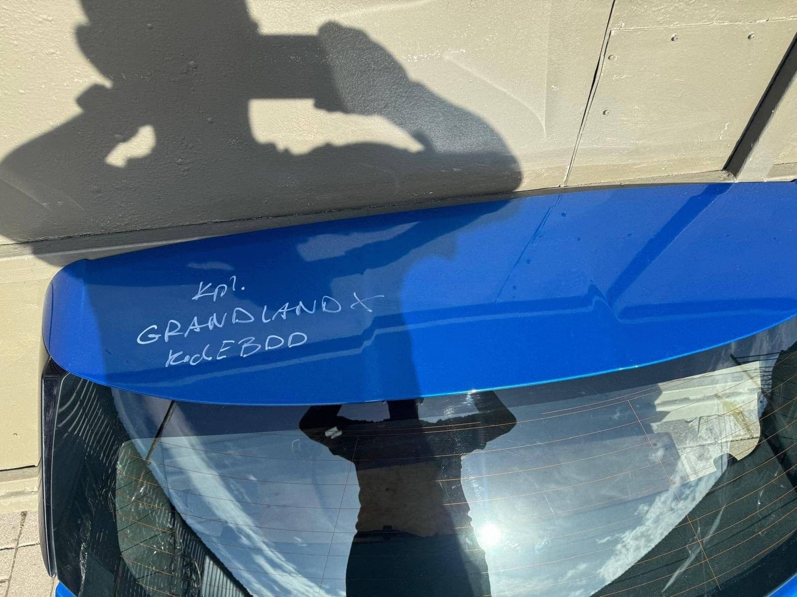 Portón Trasero Maletero Opel Grandland X usado 4