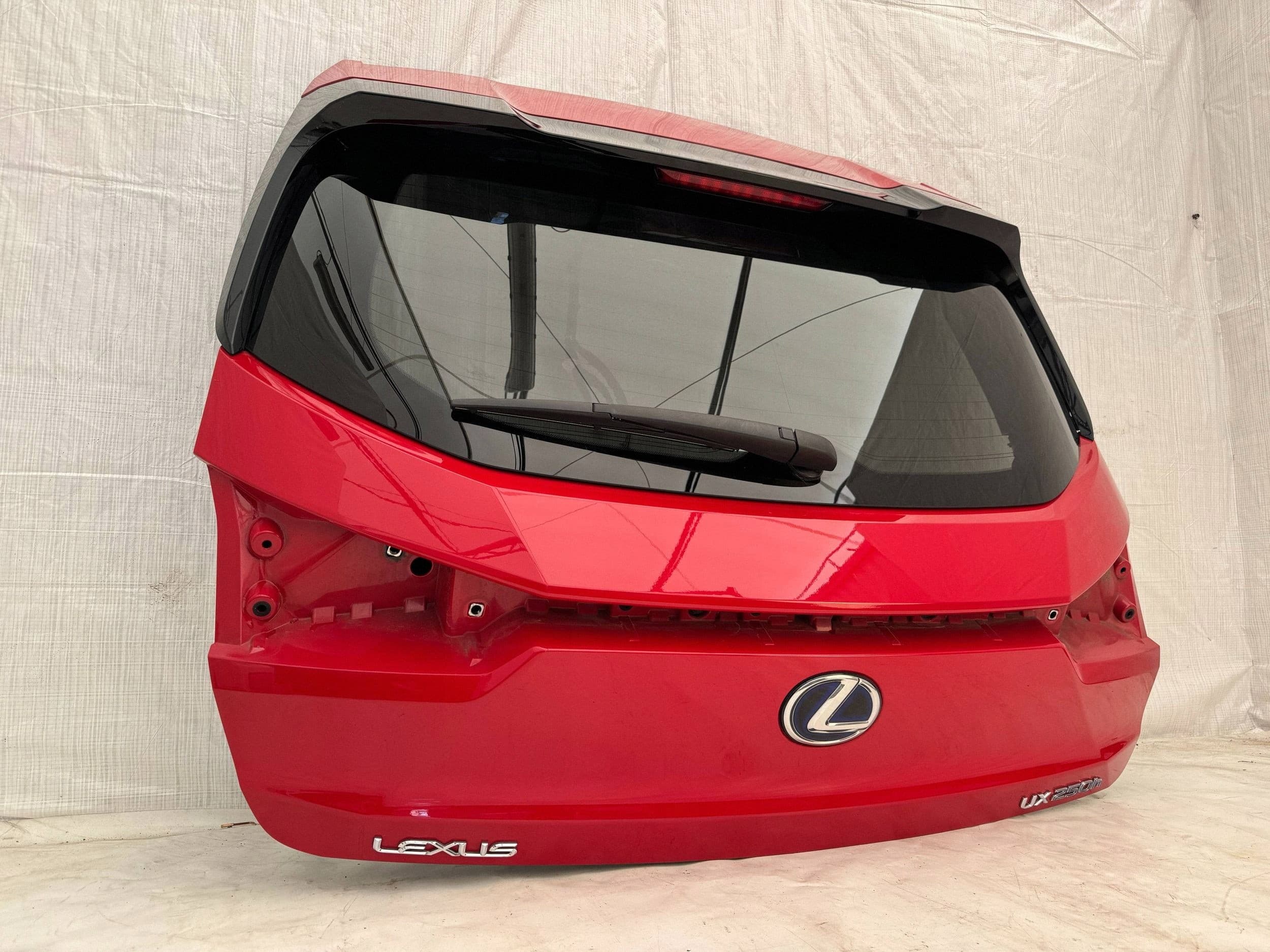 Portón trasero Lexus UX usado 2