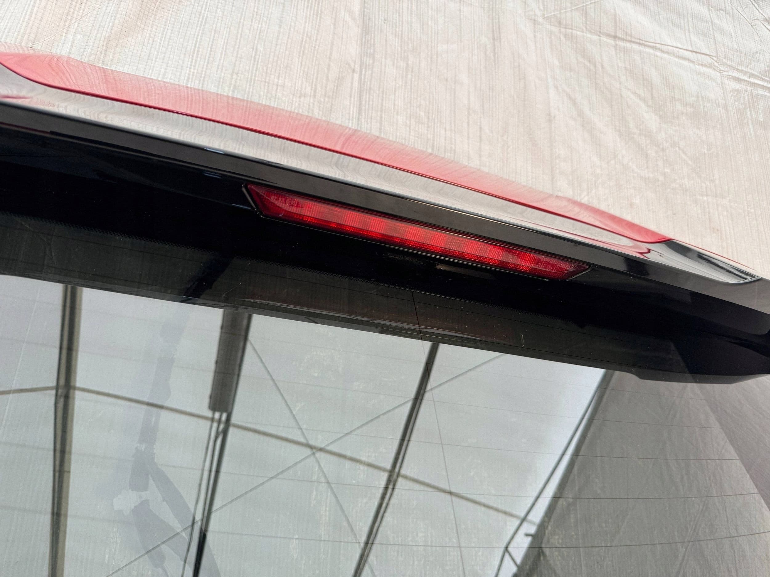 Portón trasero Lexus UX usado 5