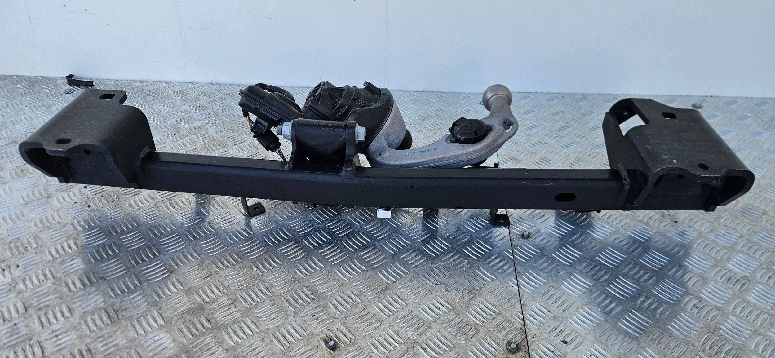 Enganche de Remolque Plegable Eléctrico BMW X3 G45 5A272E7 usado 5