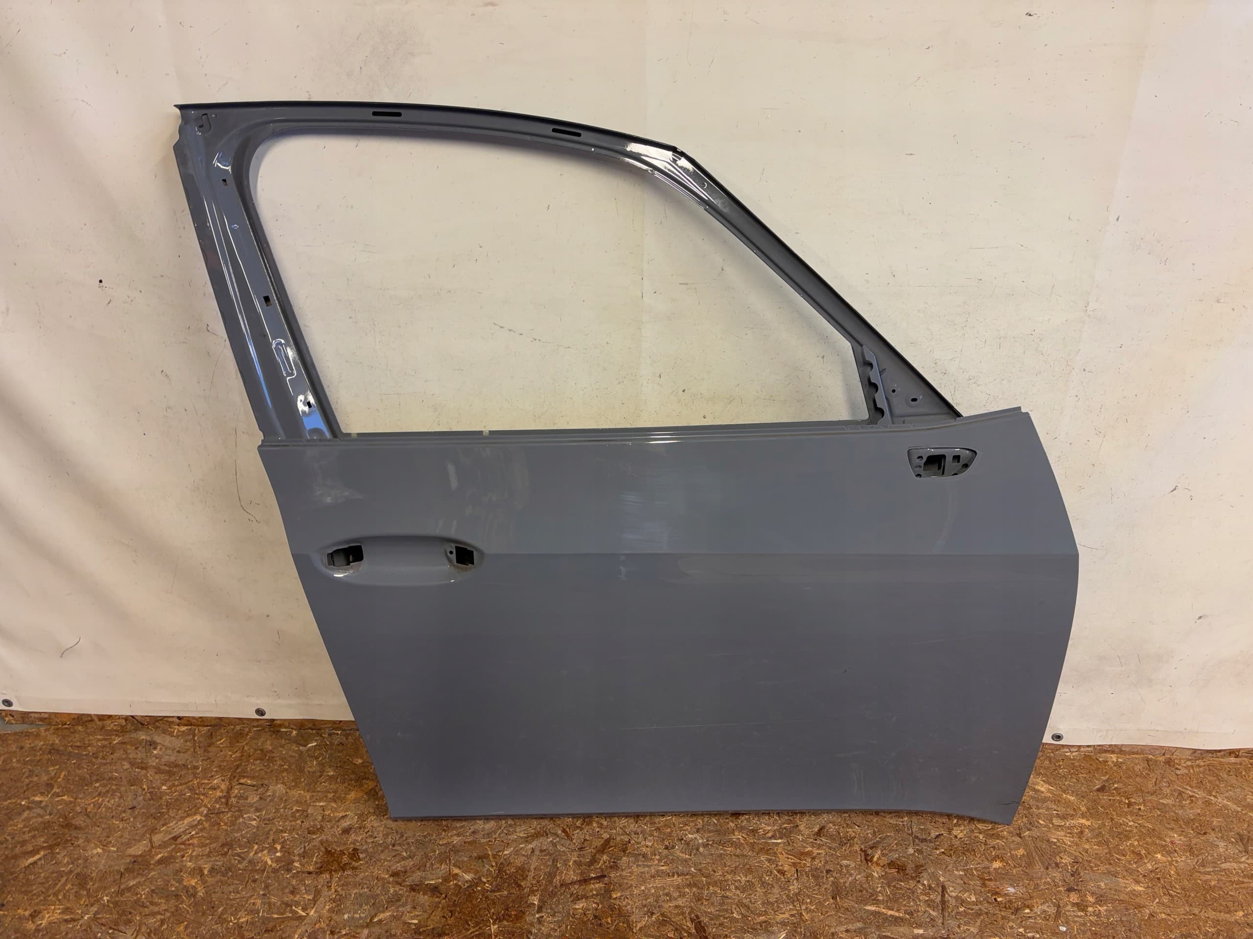 Puerta delantera izquierda Volkswagen OE ID3 nuevo 4