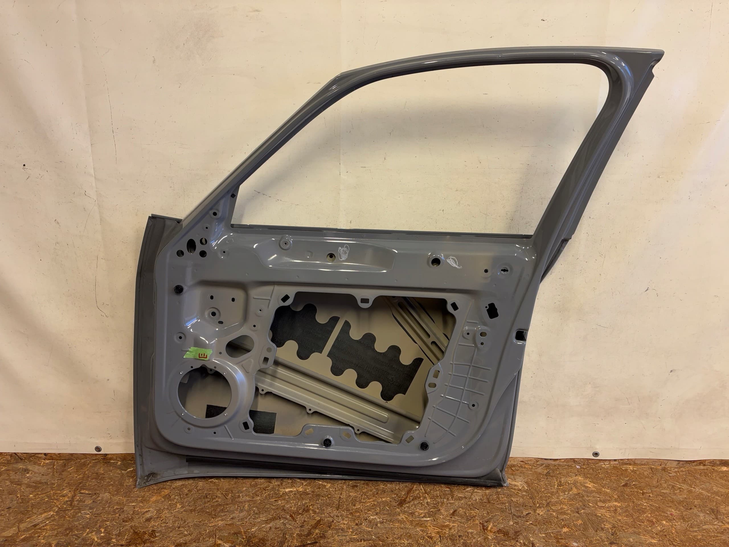 Puerta delantera izquierda Volkswagen OE ID3 nuevo 8