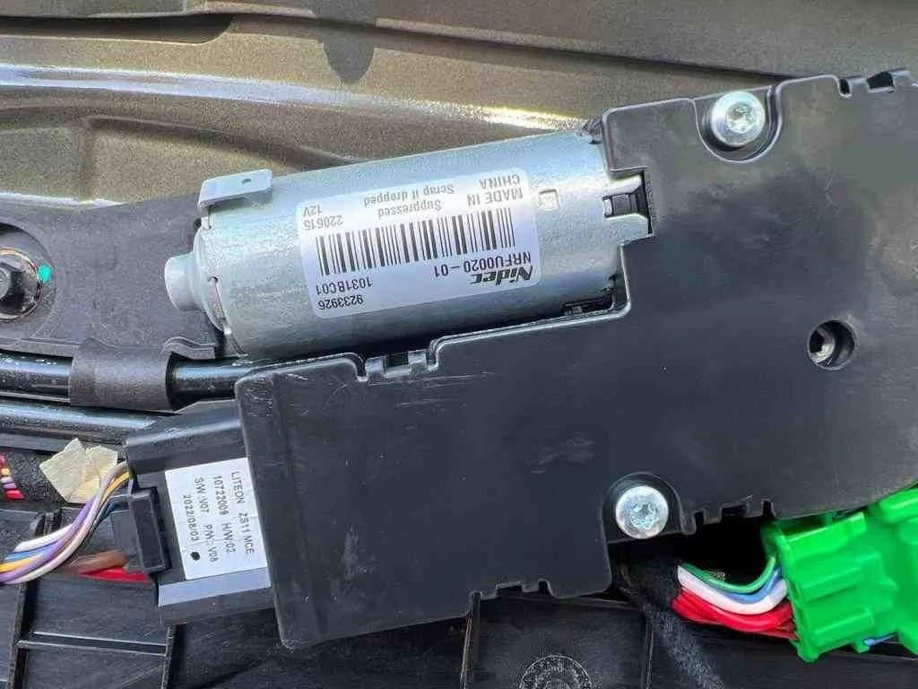 Techo eléctrico MG MG ZS 1013AH02 2022 usado 9