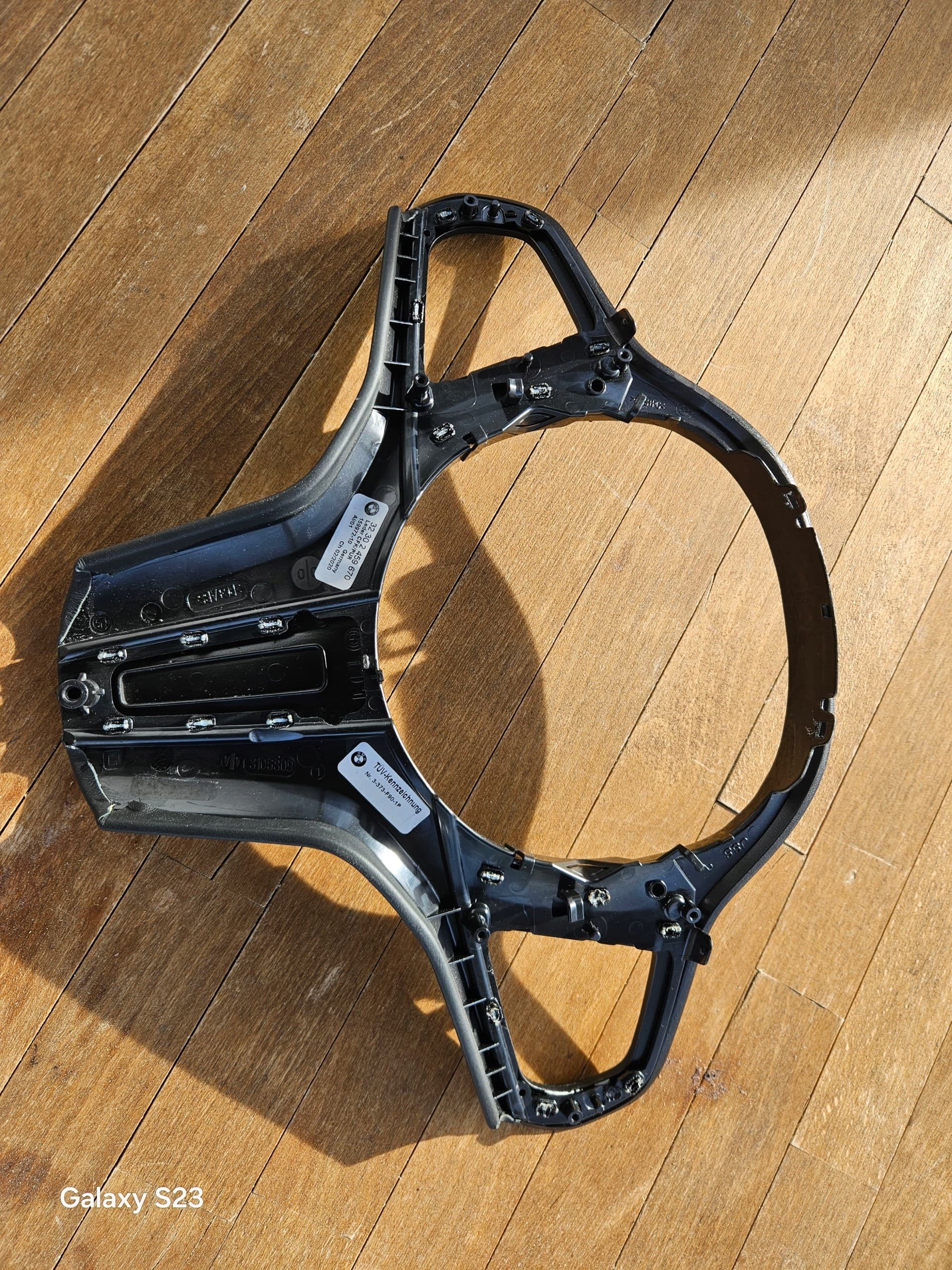 Accesorios BMW 32302459670 usado 8
