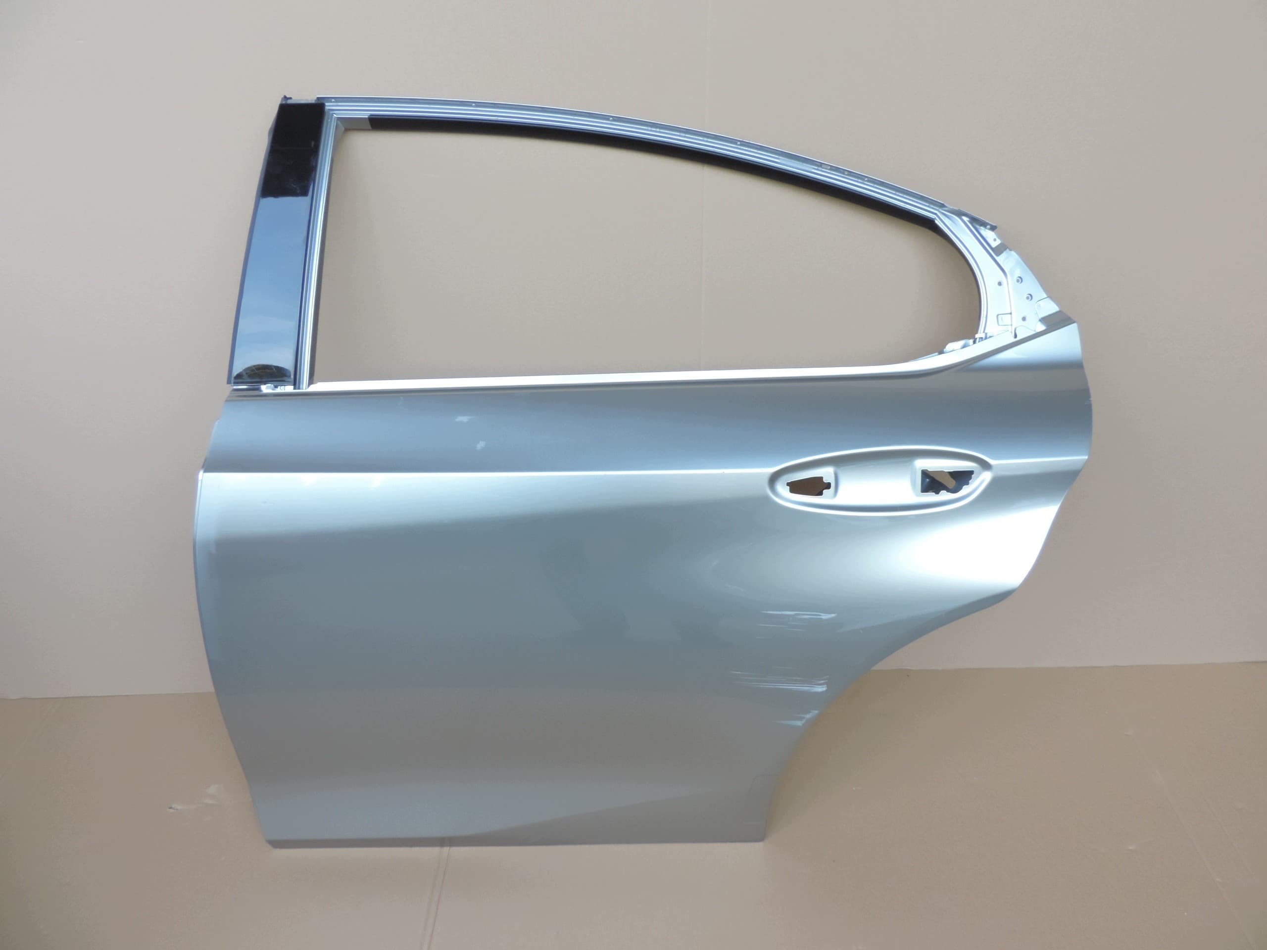 Puerta Trasera Izquierda Lexus ES 2018-2019 nuevo