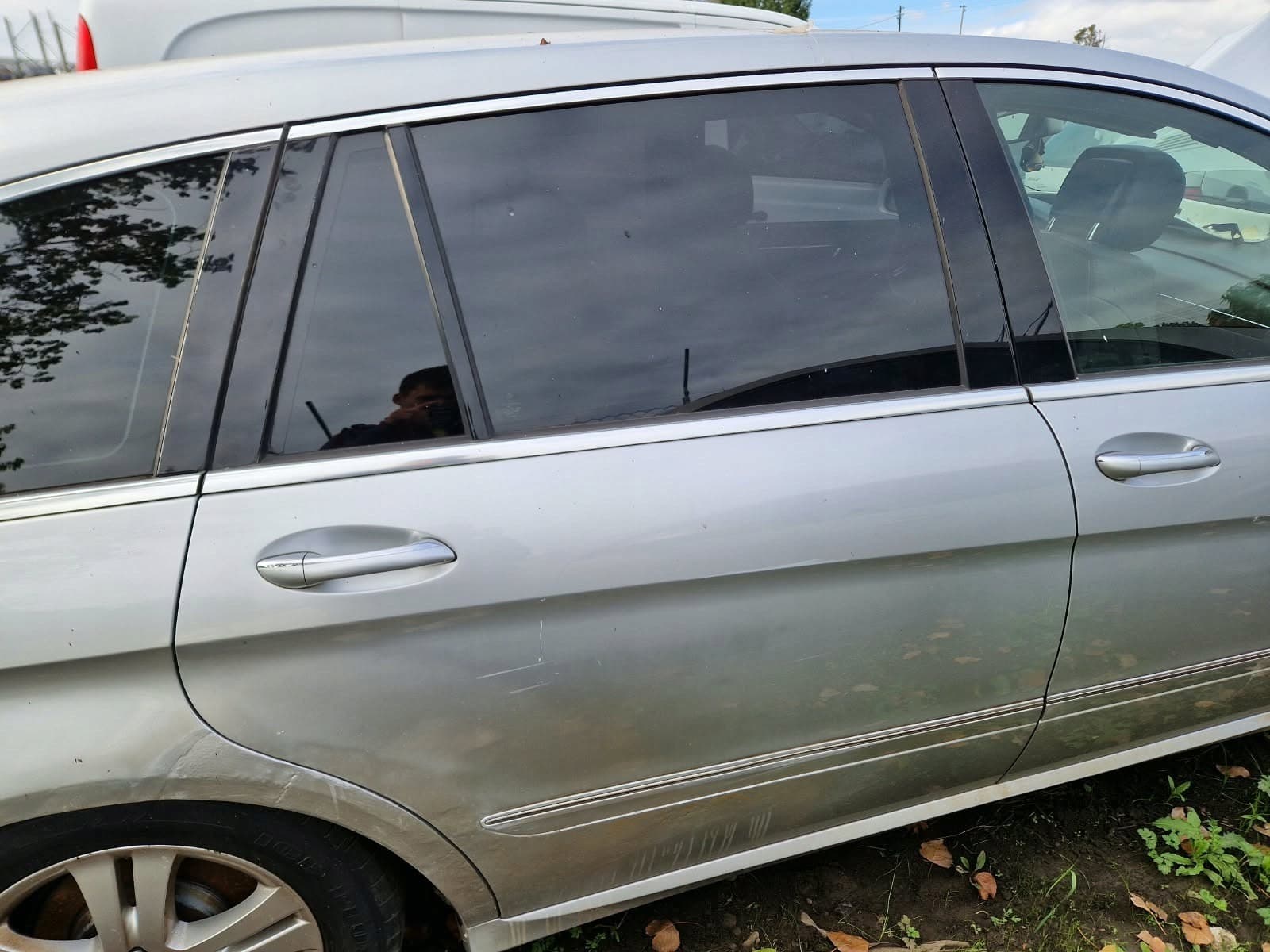 Puerta Trasera Derecha Mercedes W251 - Corta nuevo 2