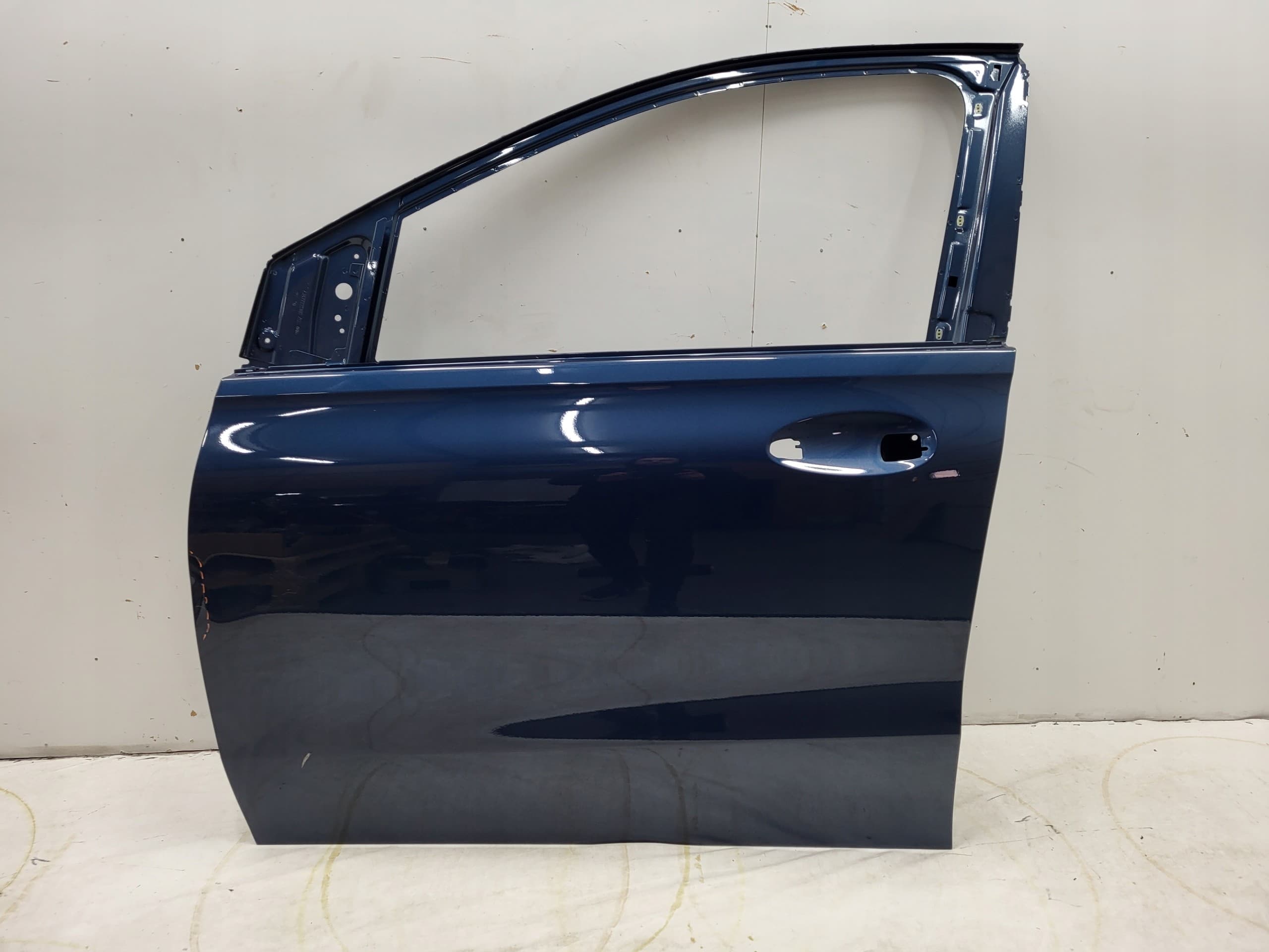 Puerta Delantera Izquierda Mercedes B-Class W247 A2477221300 usado