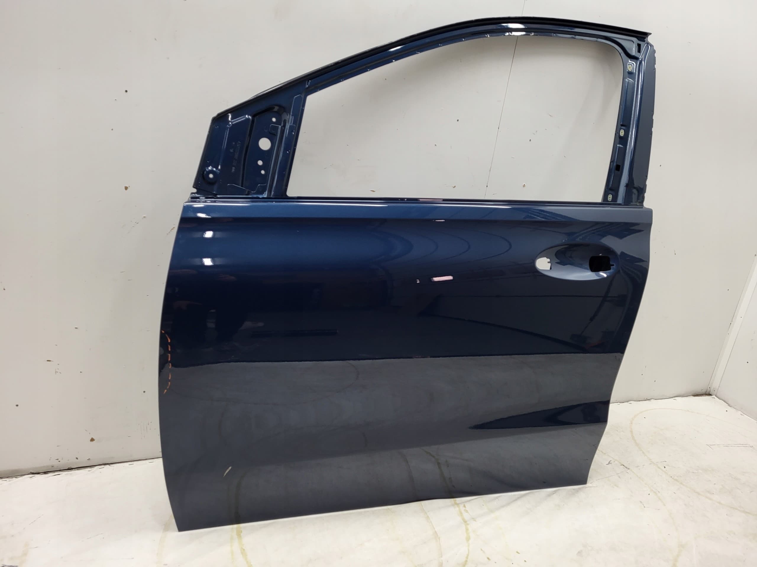 Puerta Delantera Izquierda Mercedes B-Class W247 A2477221300 usado 2