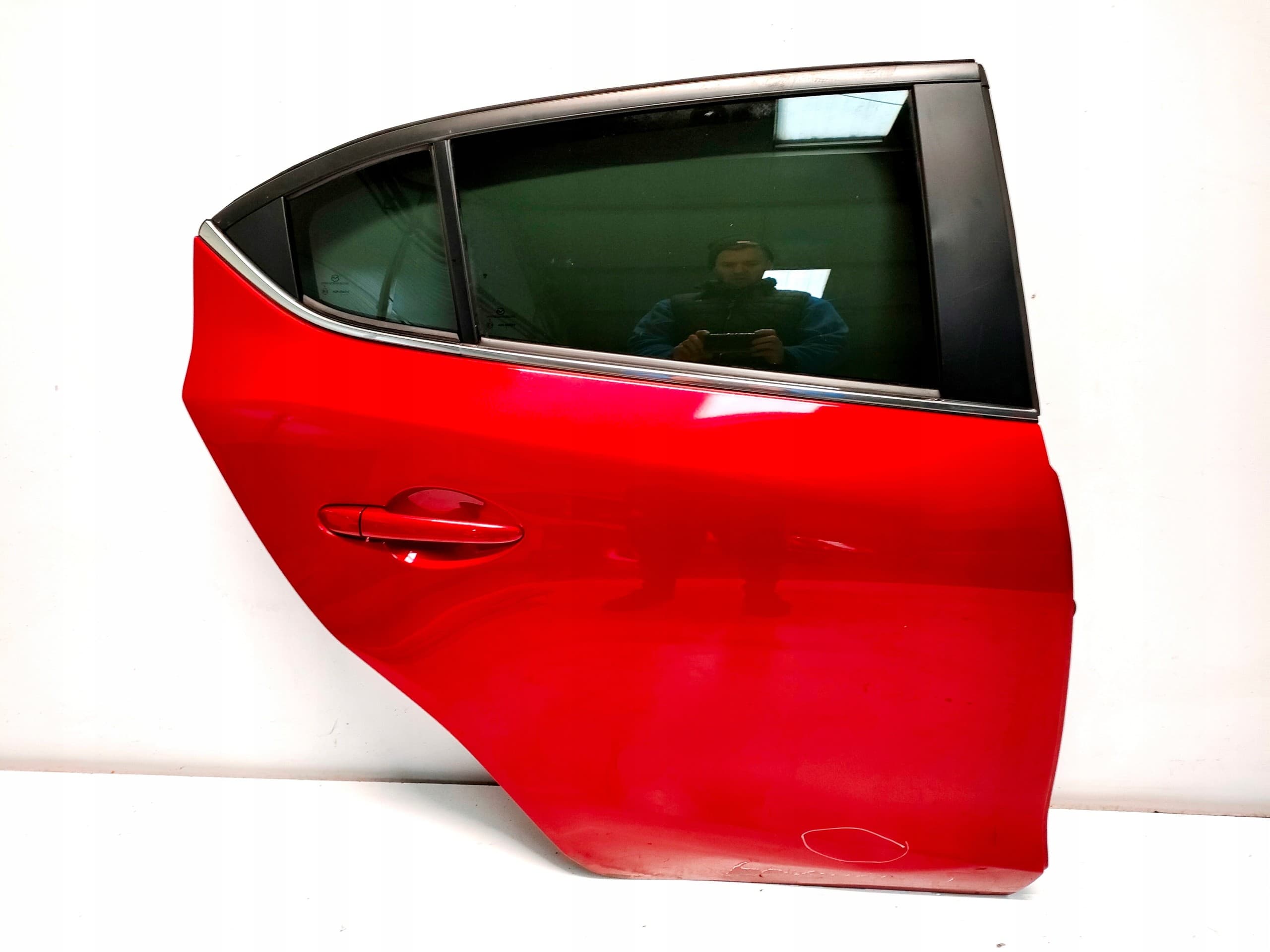Puerta trasera derecha Mazda 3 Lift Sedán BM 16-19 nuevo