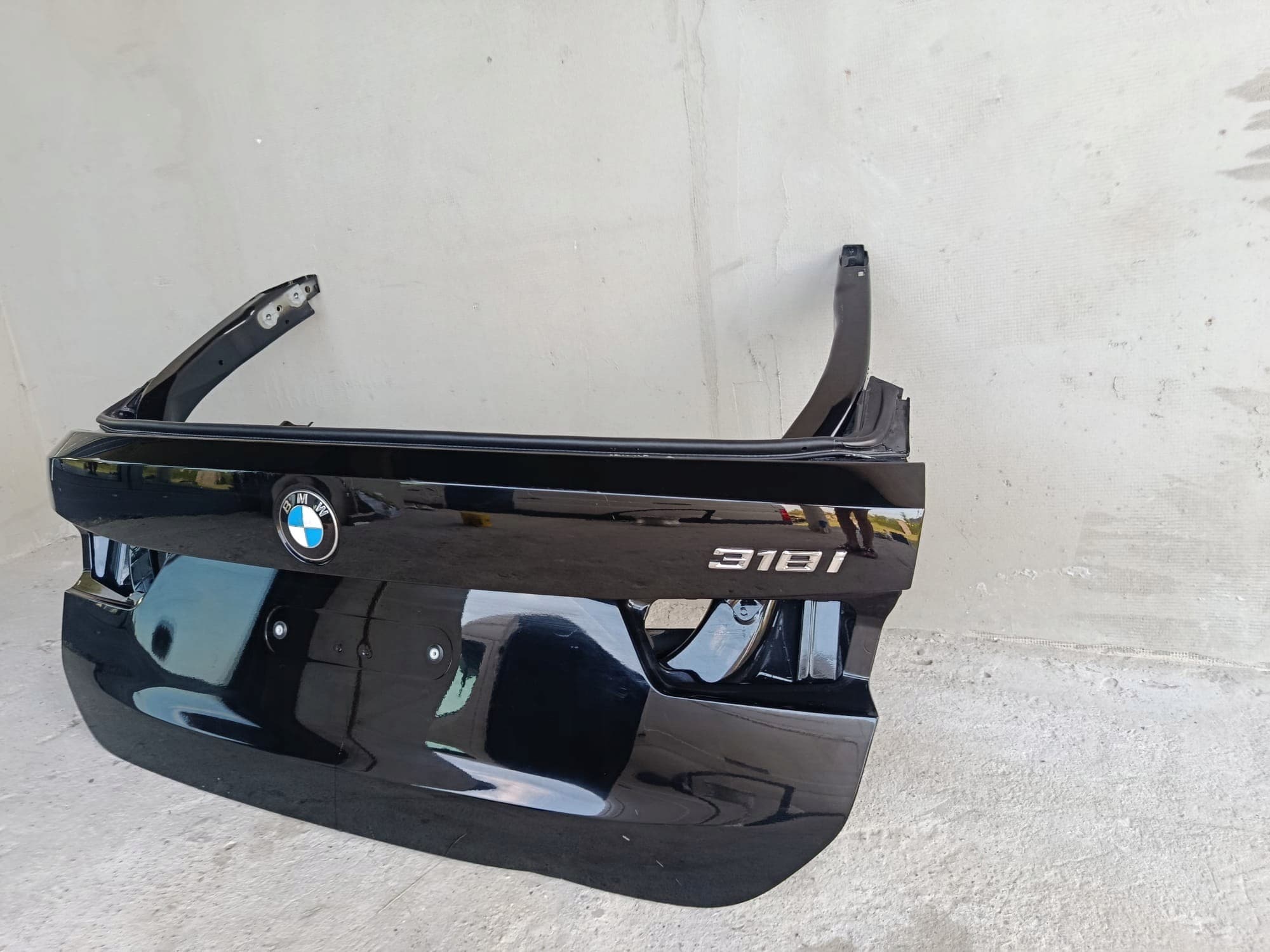 BMW 3 G21 Familiar 745340005 Puerta Trasera Original usado 4