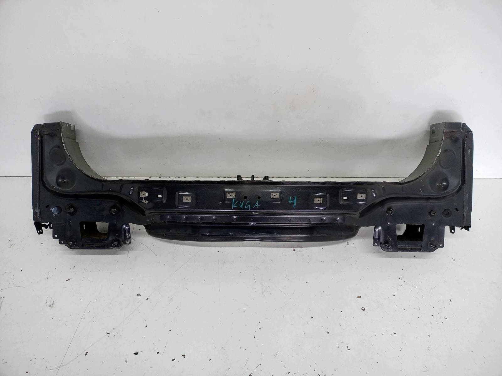 Soporte de Parachoques Trasero Ford Kuga MK3 usado