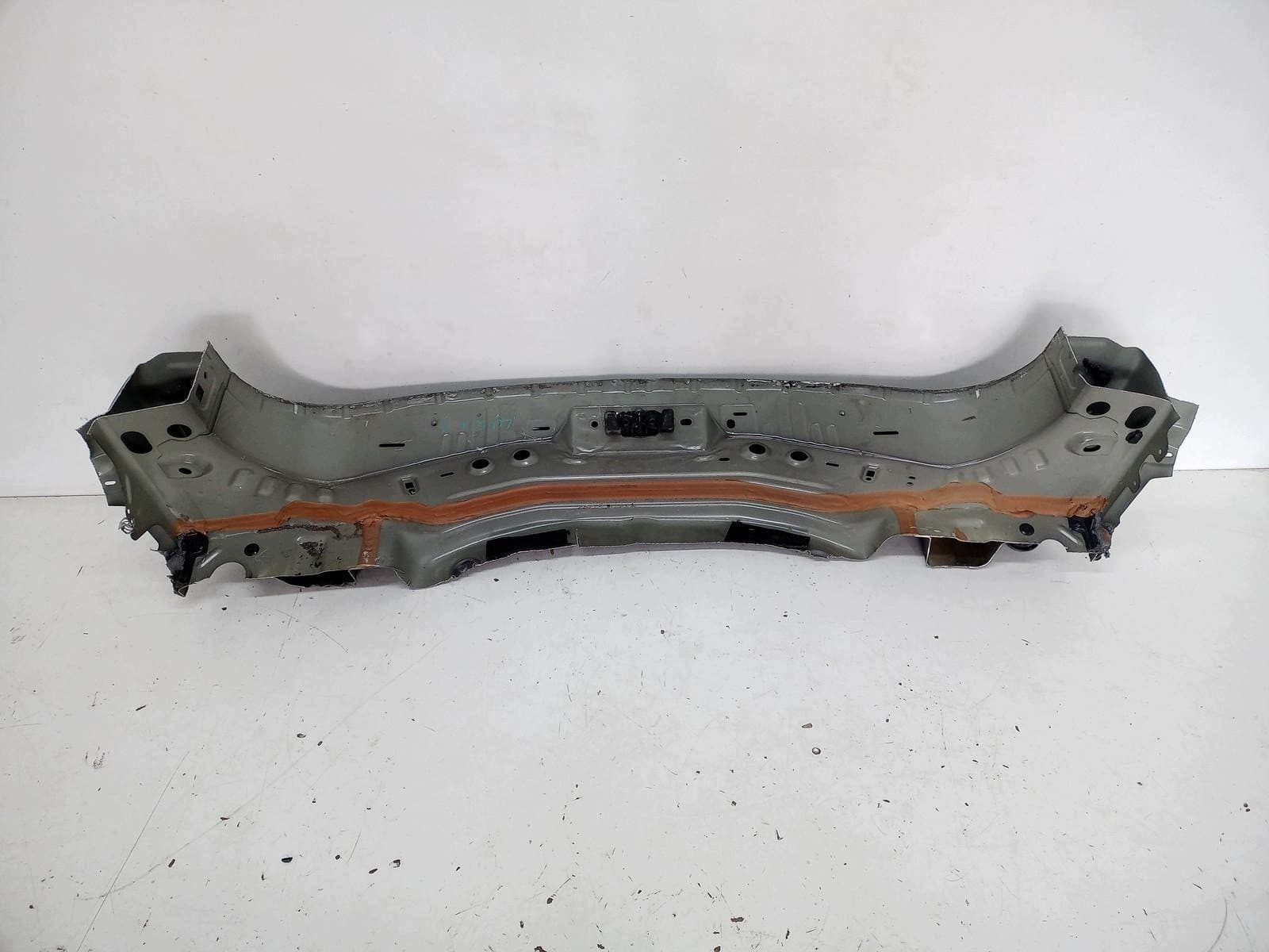Soporte de Parachoques Trasero Ford Kuga MK3 usado 4